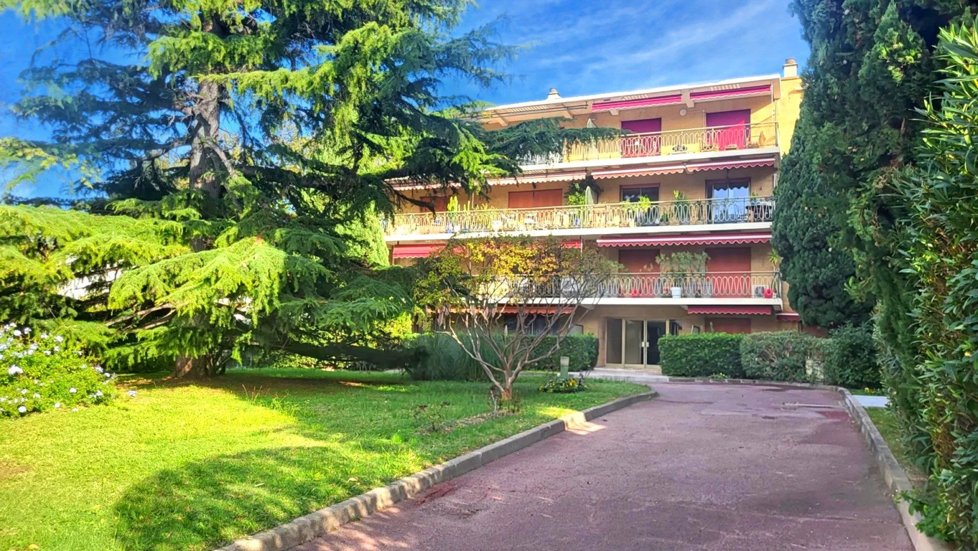 Condominio nel Marseille 12ème, Bouches-du-Rhône 12818617