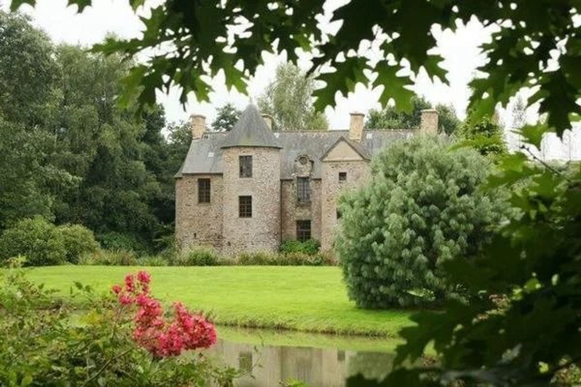 Dom w Saint-Hilaire-du-Harcouet, Normandie 12818844