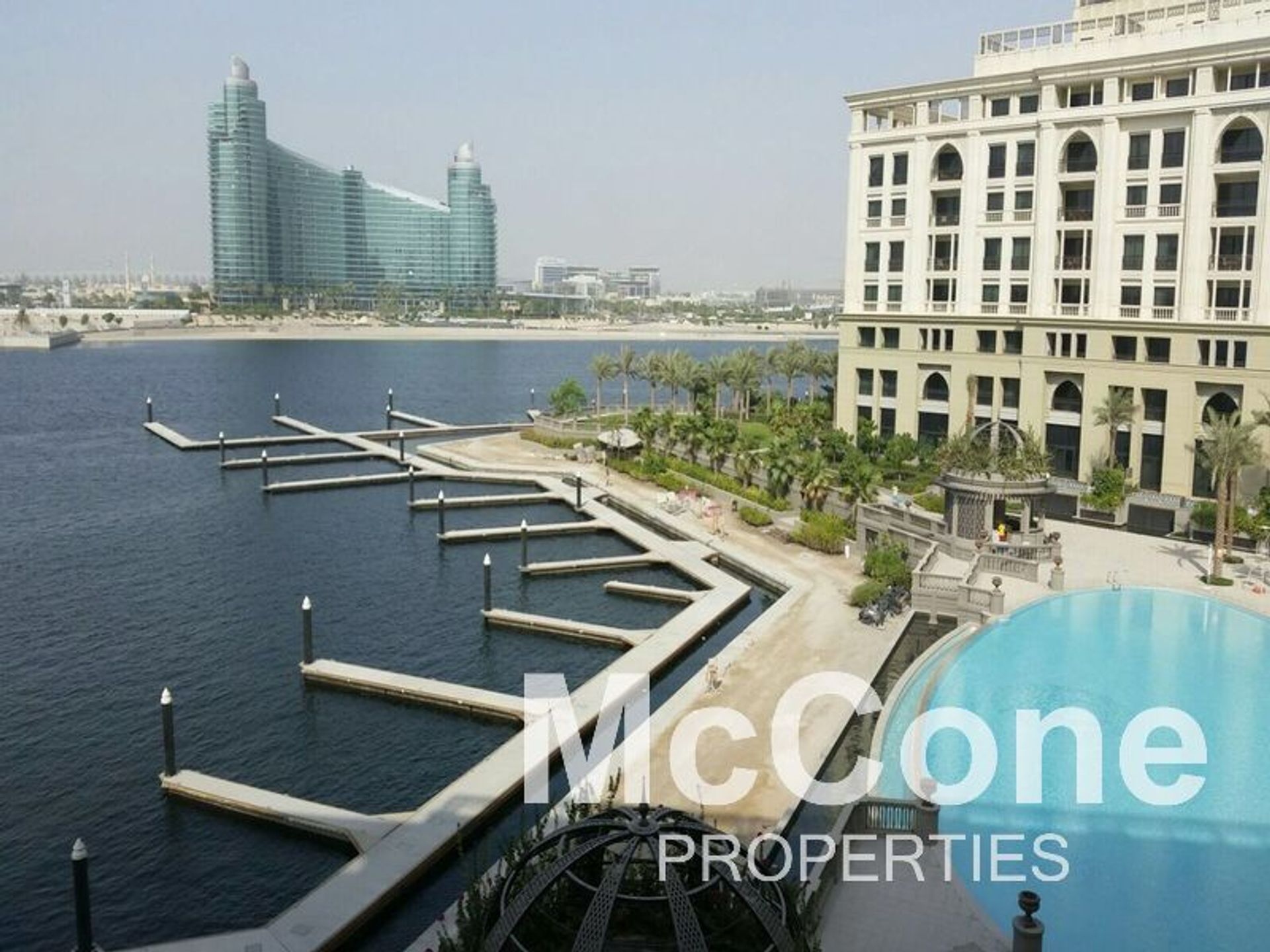 Condominium in Dubai, Dubai 12819059