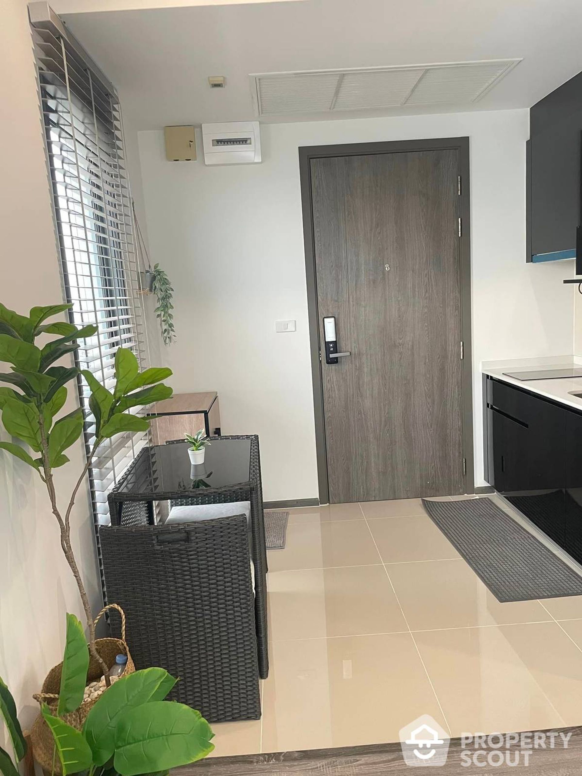 Condominium in Godown, Krung Thep Maha Nakhon 12819393