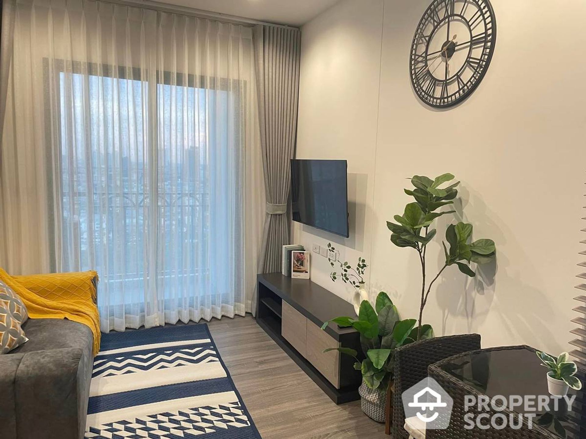 Condominium in Godown, Krung Thep Maha Nakhon 12819393