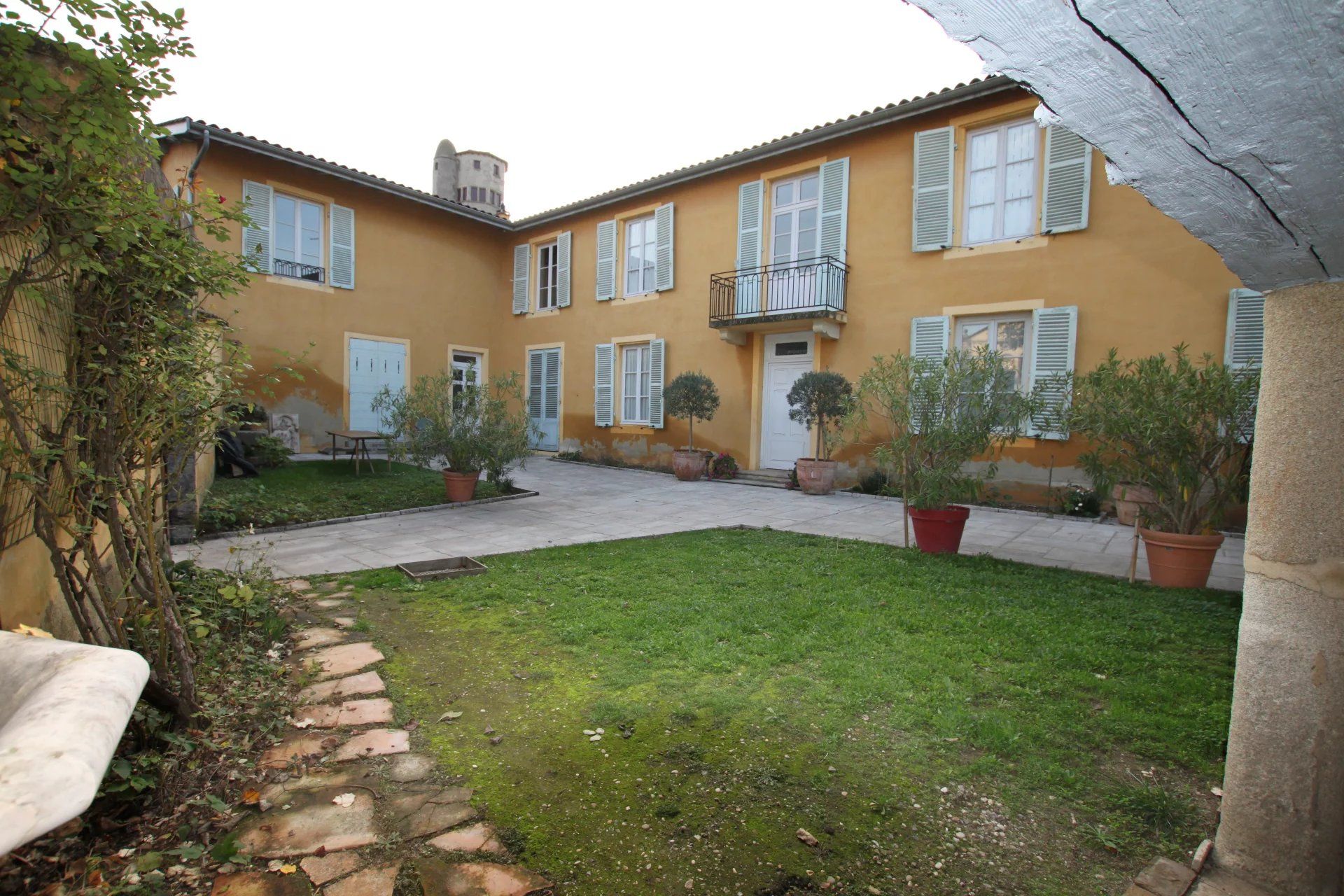 Residential in Charly, Rhône 12819983