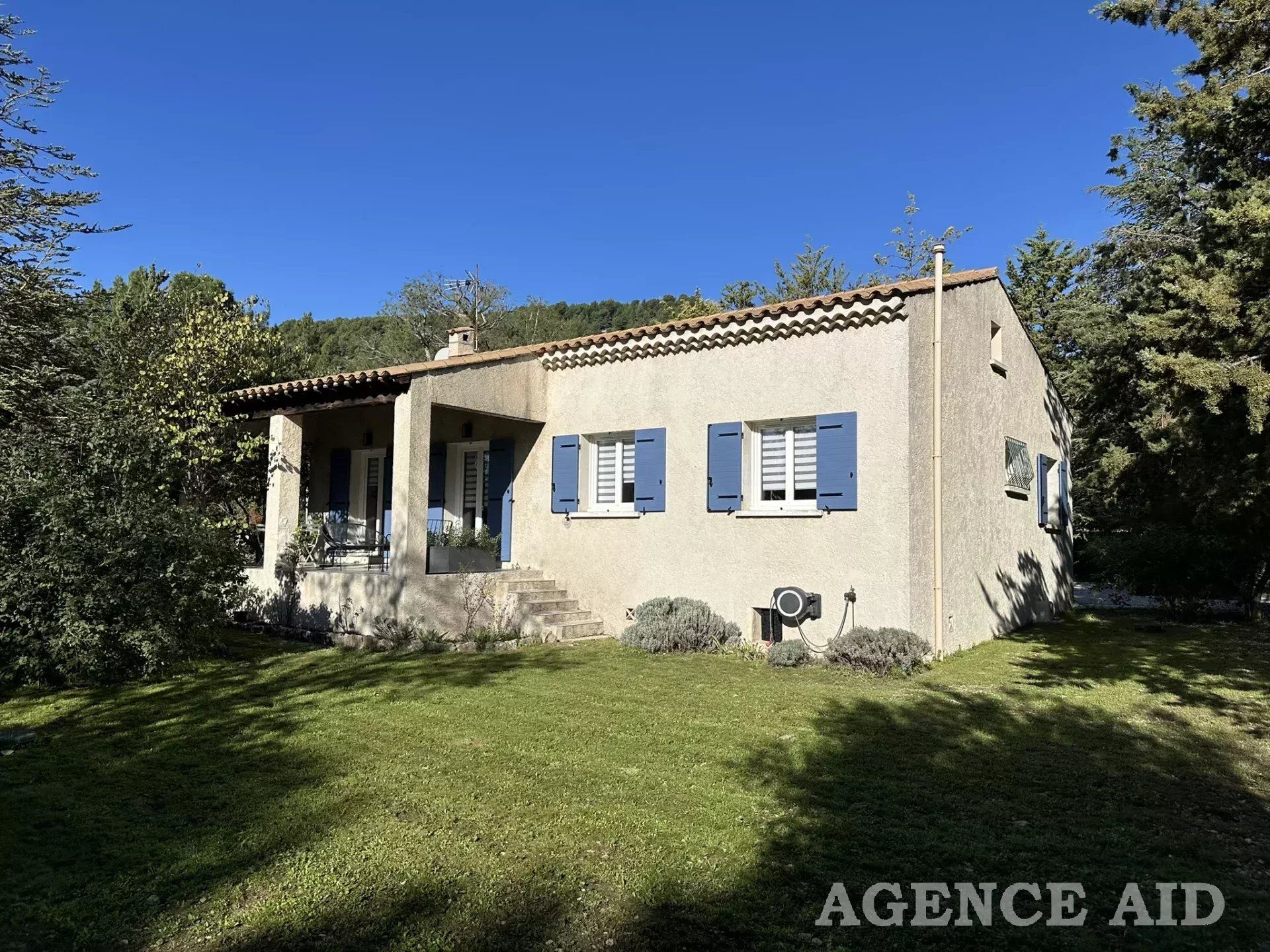 жилой дом в Cuges-les-Pins, Provence-Alpes-Cote d'Azur 12820075