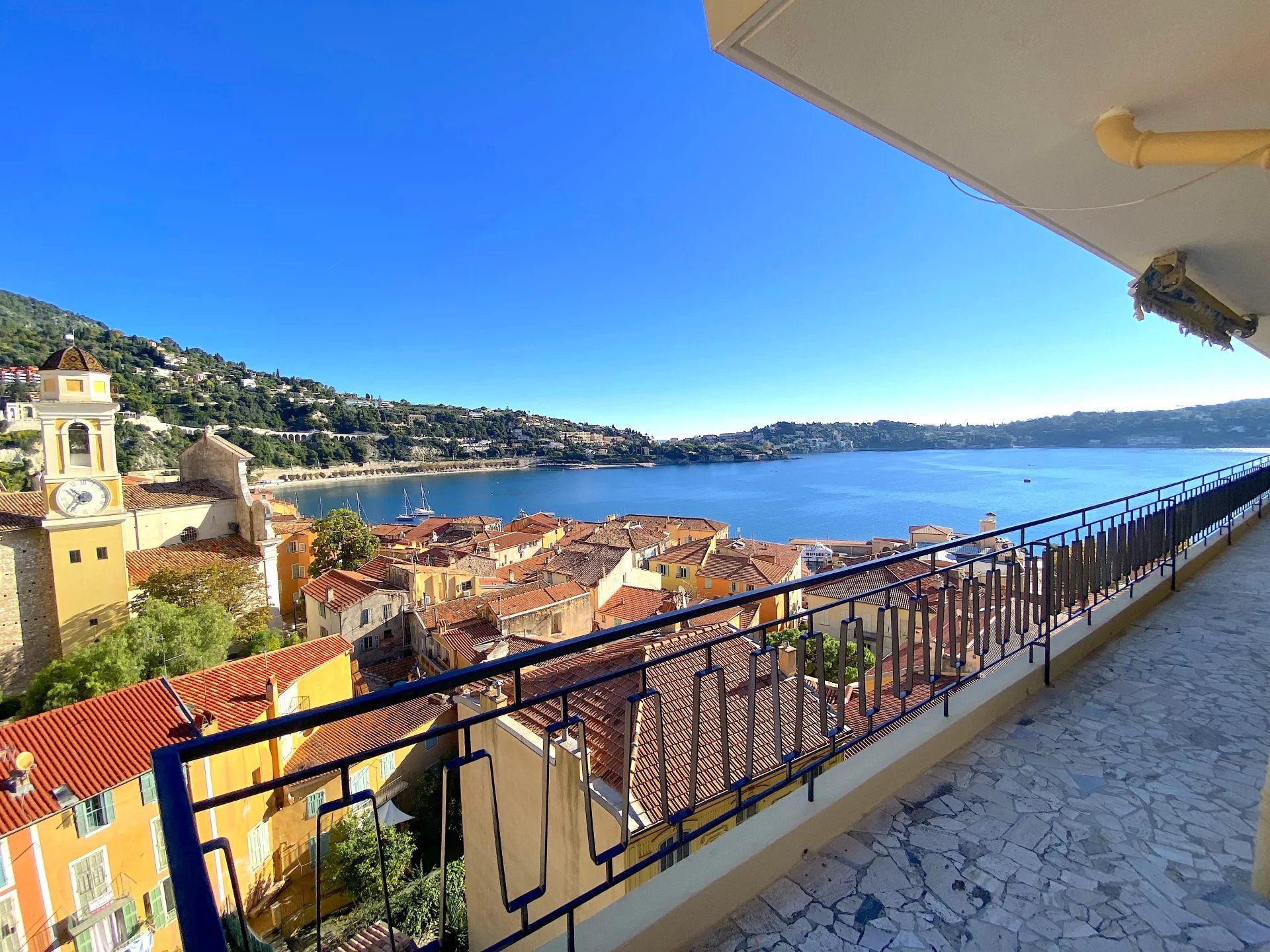 Condominium in Villefranche-sur-Mer, Alpes-Maritimes 12820076