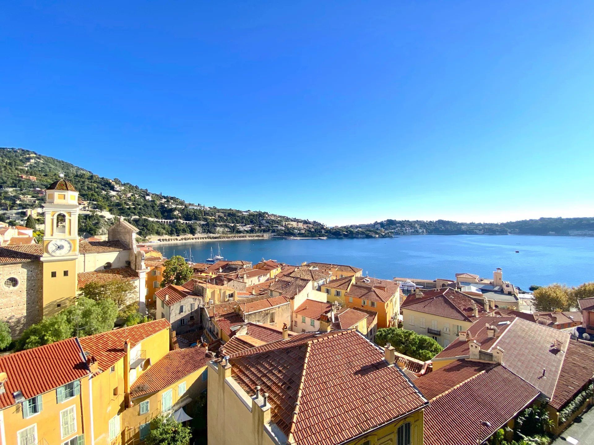 Condominium in Villefranche-sur-Mer, Alpes-Maritimes 12820076