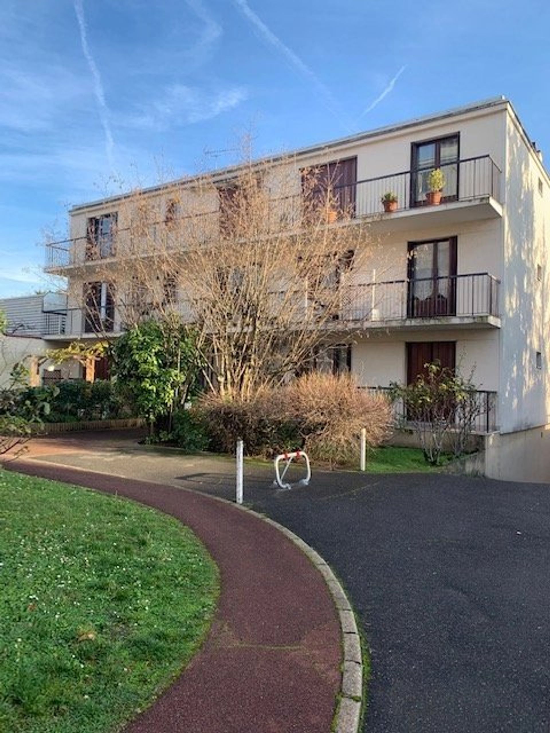 Condominium in Le Perreux-Sur-Marne, Ile-de-France 12820082