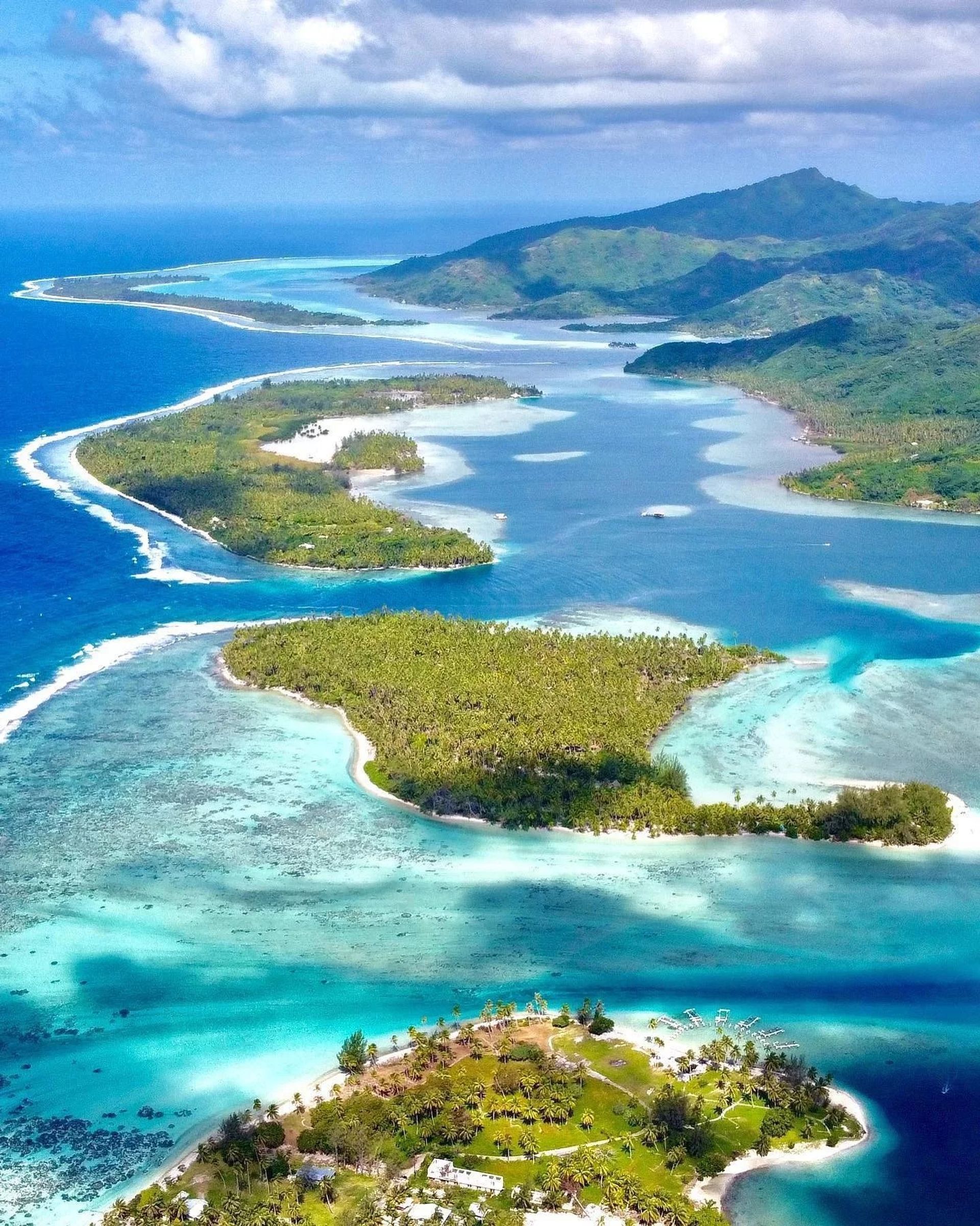 Hus i Huahine, Îles Sous-le-Vent 12821800