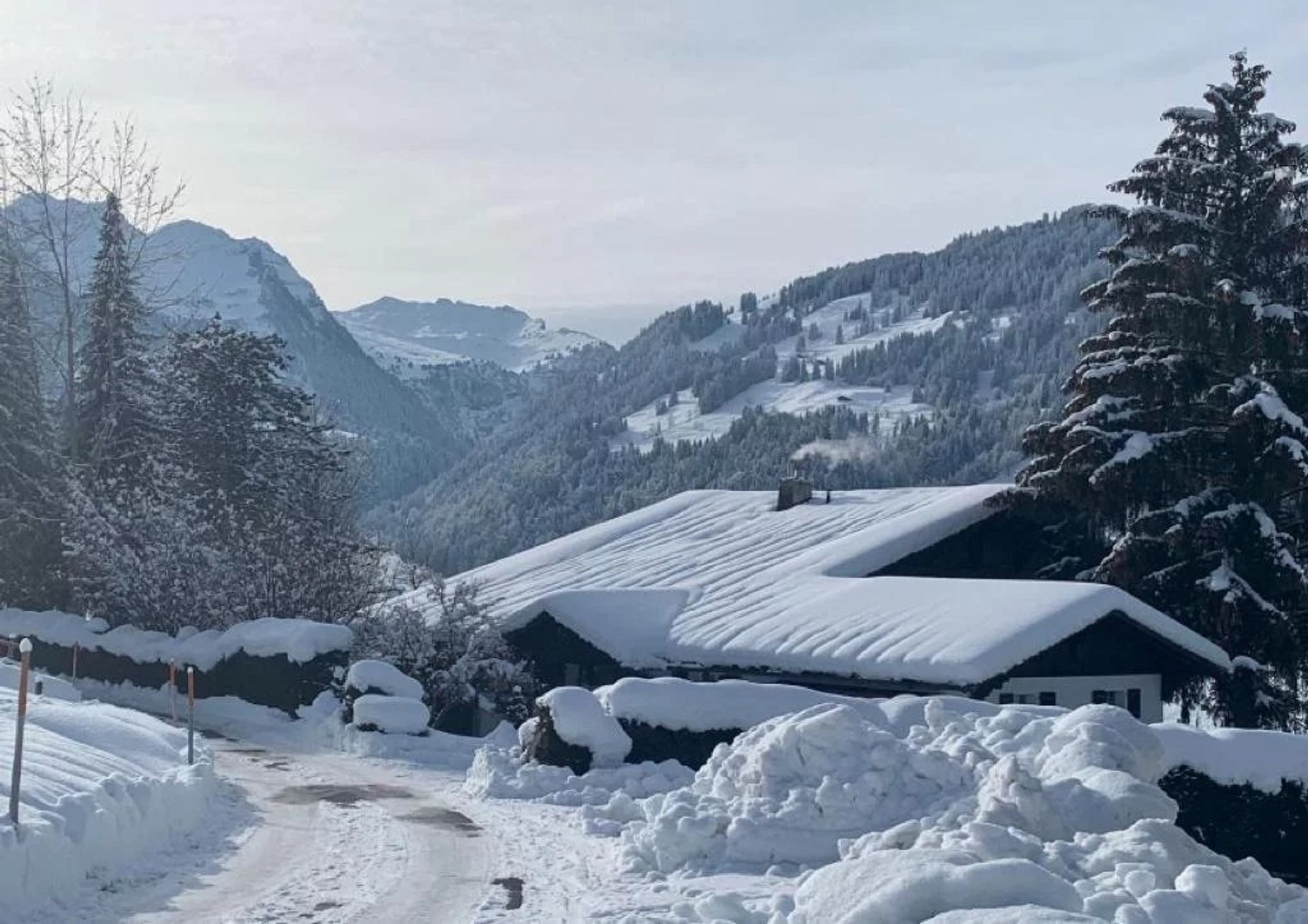 Rumah di Gstaad, Verwaltungskreis Obersimmental-Saanen 12822694