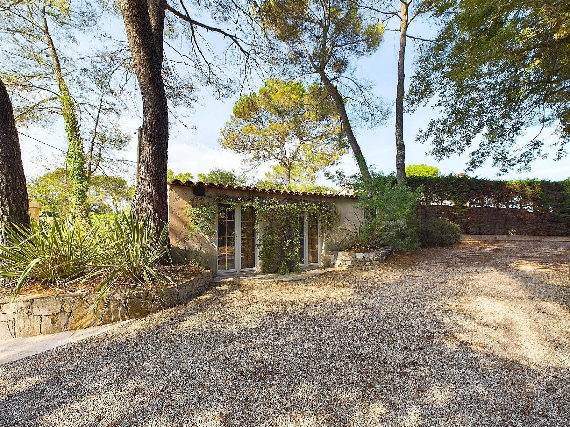 casa no Roquefort-les-Pins, Alpes-Maritimes 12822696