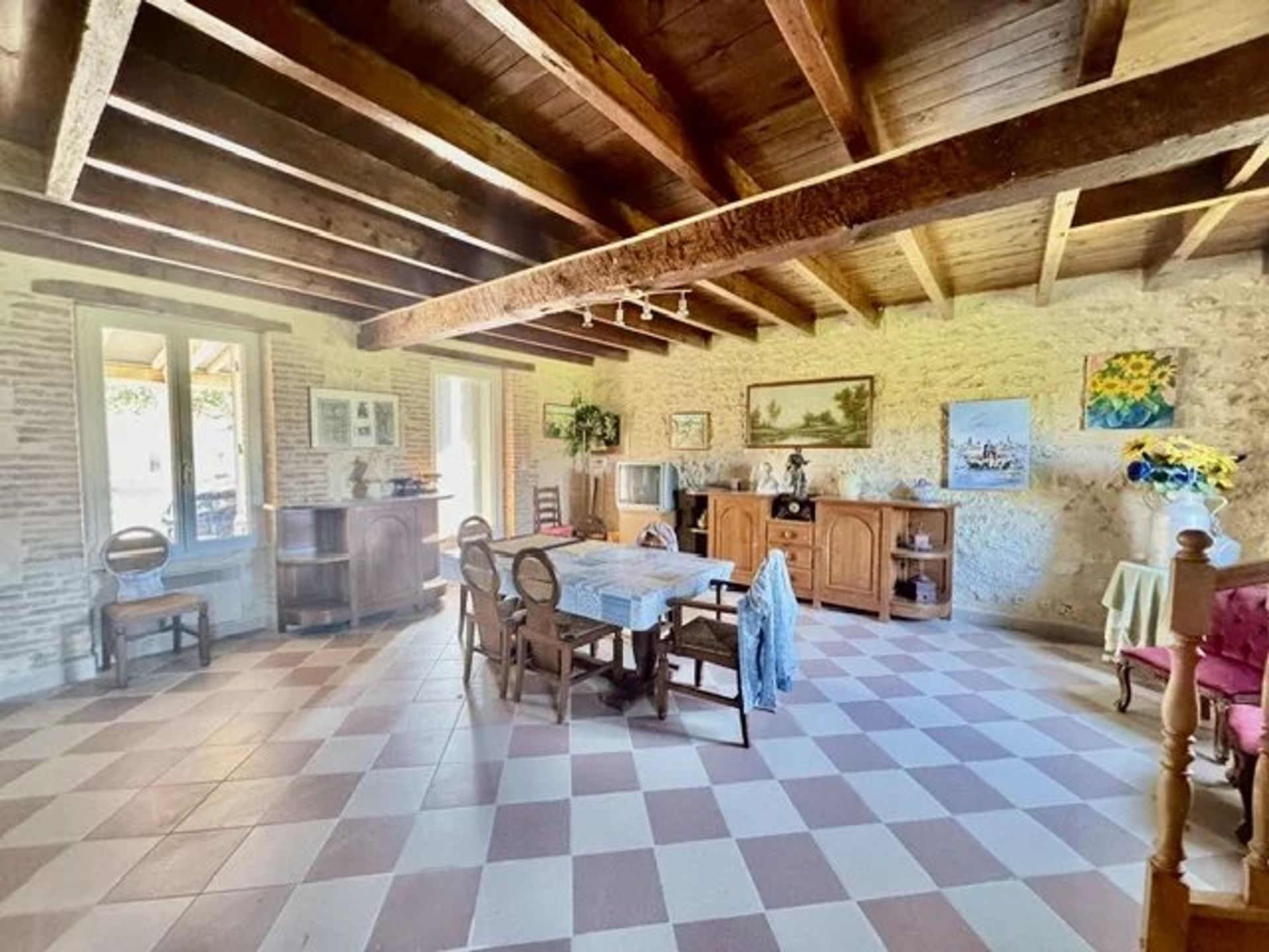 Huis in Etauliers, Nouvelle-Aquitaine 12822729