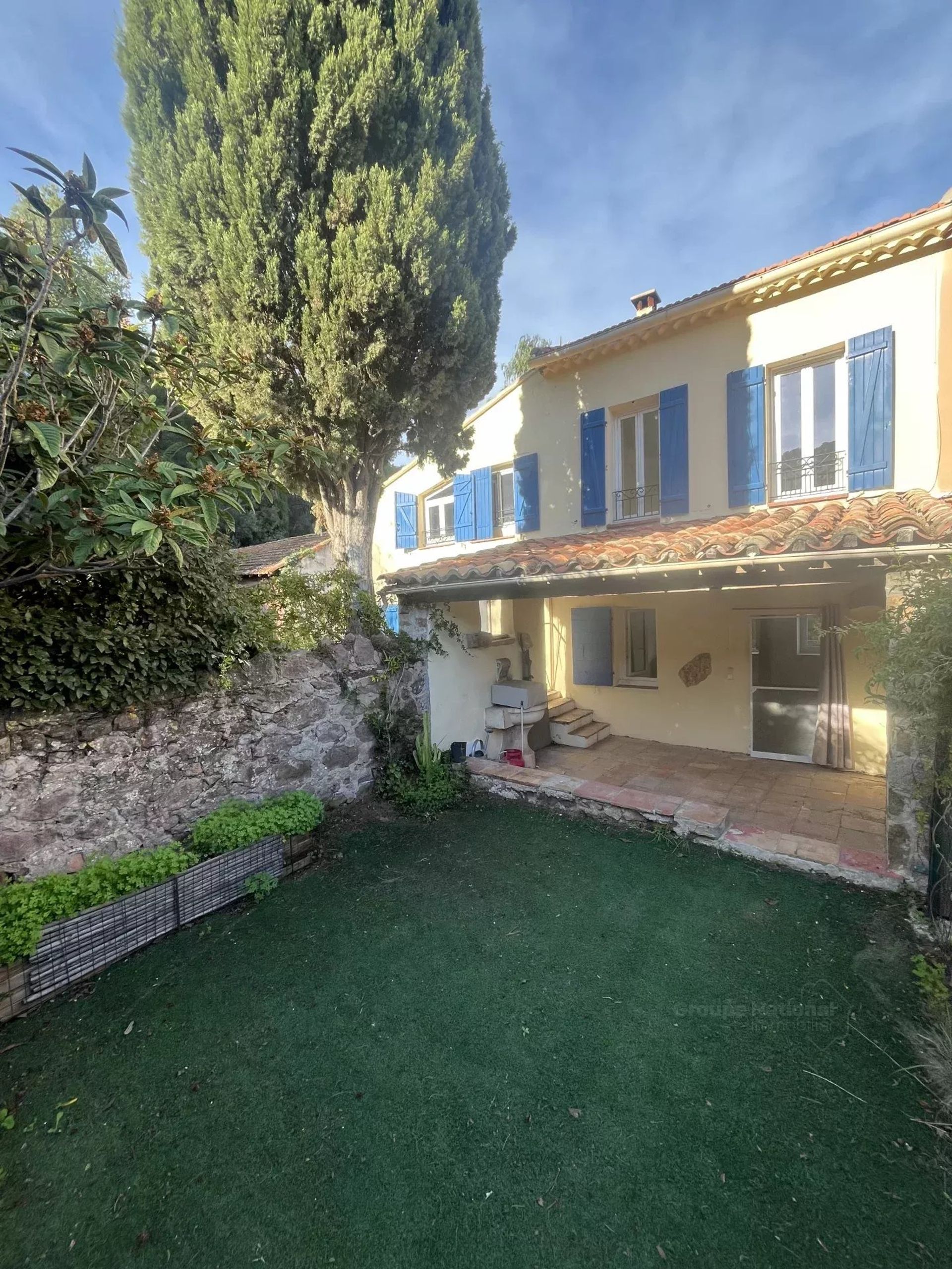 rumah dalam Hyeres, Provence-Alpes-Côte d'Azur 12822757