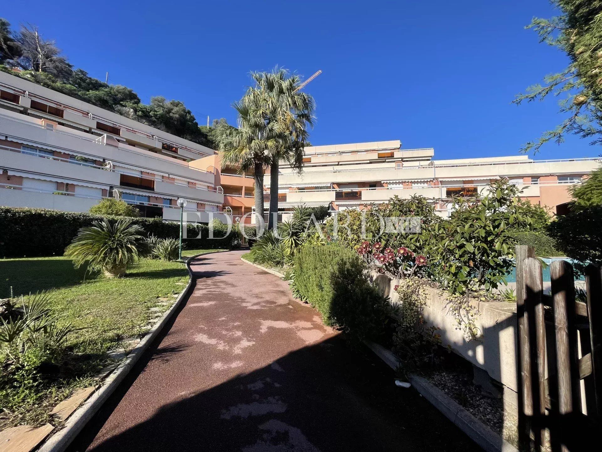 Komercyjny w Roquebrune-Cap-Martin, Alpes-Maritimes 12822762