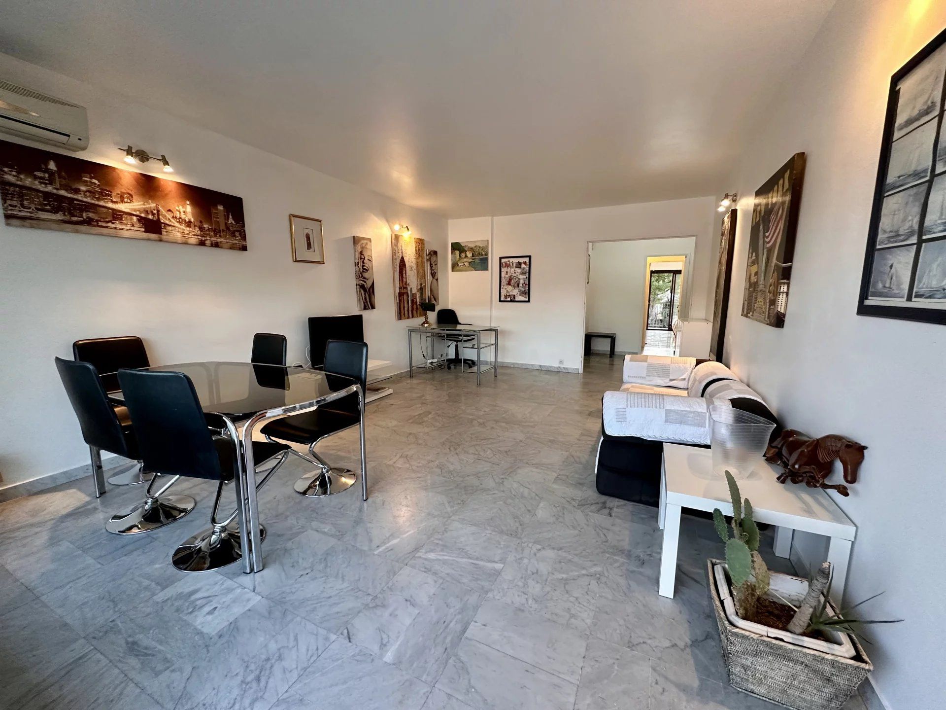 Osakehuoneisto sisään Cannes, Provence-Alpes-Cote d'Azur 12822772