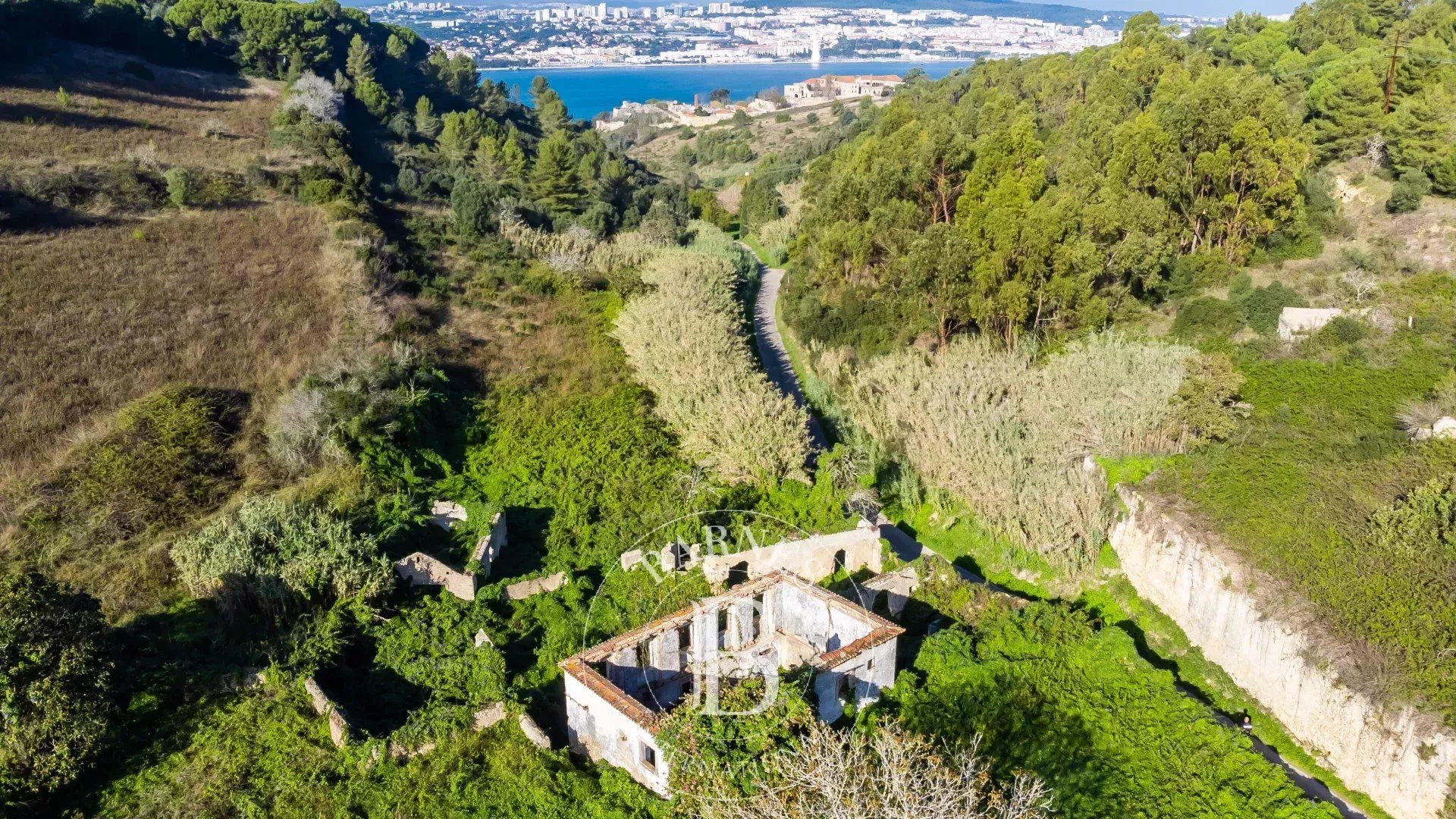 Land in Almada, Setúbal 12822810