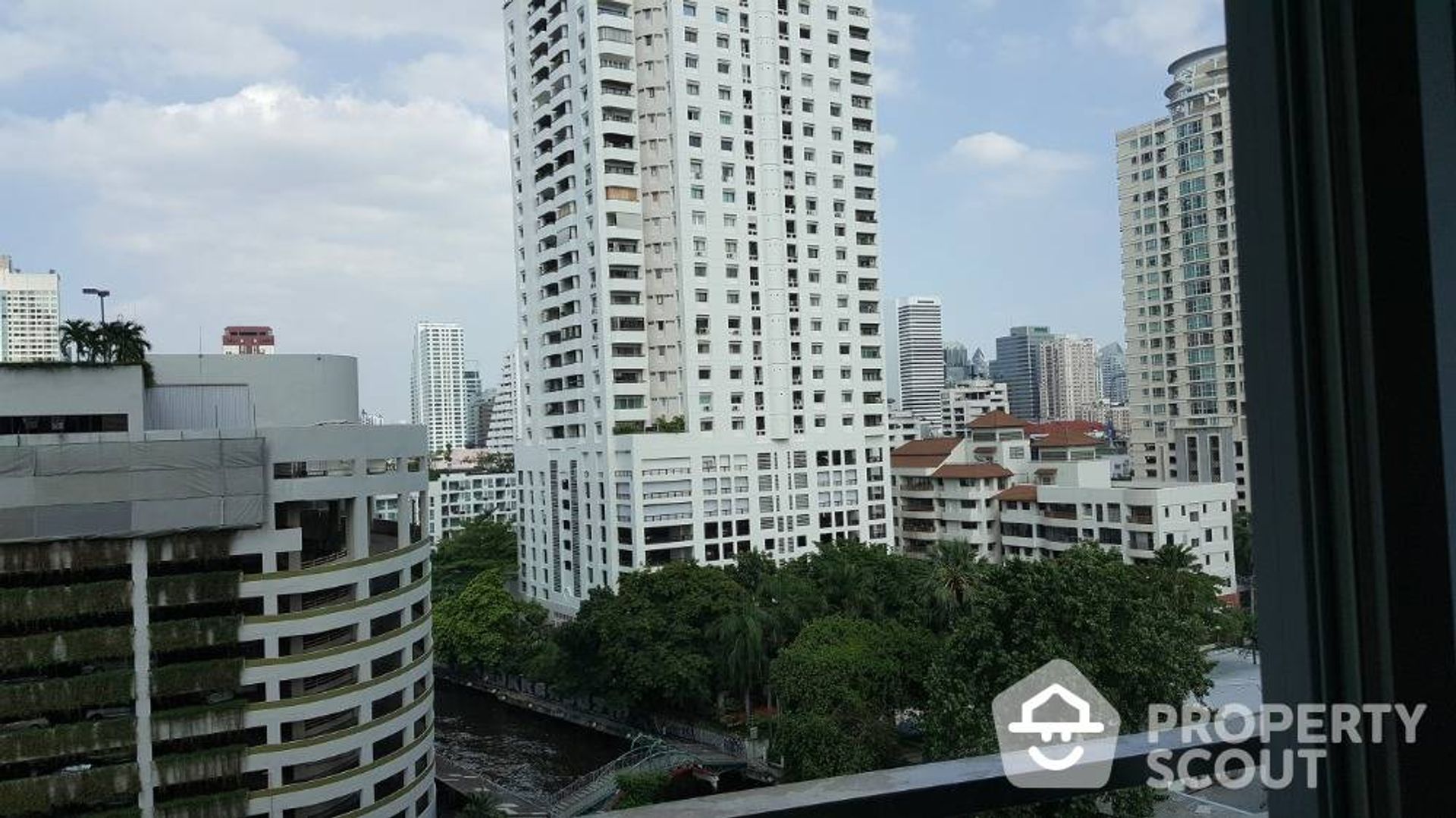 Condominio en Ban Na Song, Krung Thep Maha Nakhon 12823287