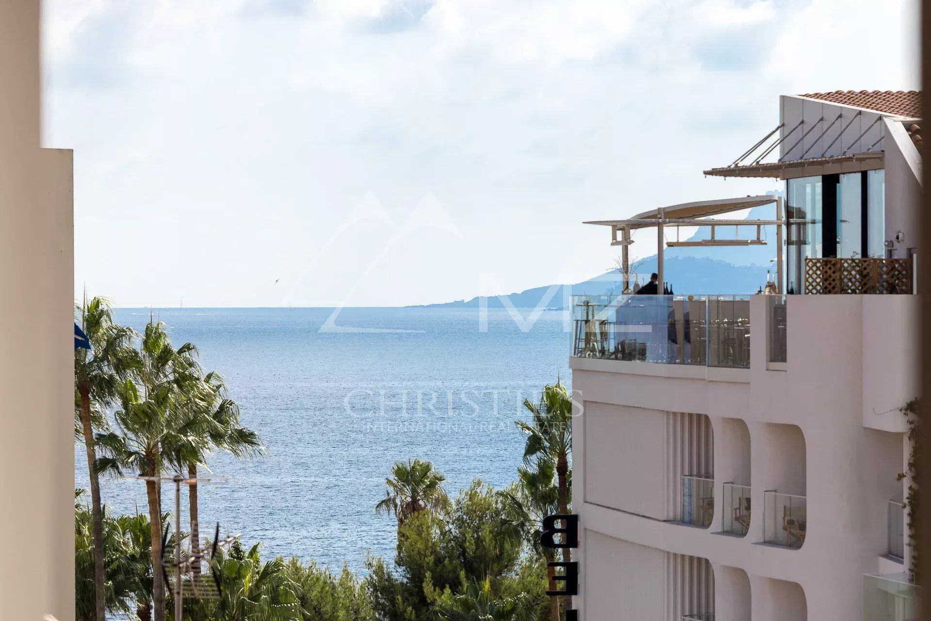 Osakehuoneisto sisään Cannes, Provence-Alpes-Cote d'Azur 12823457