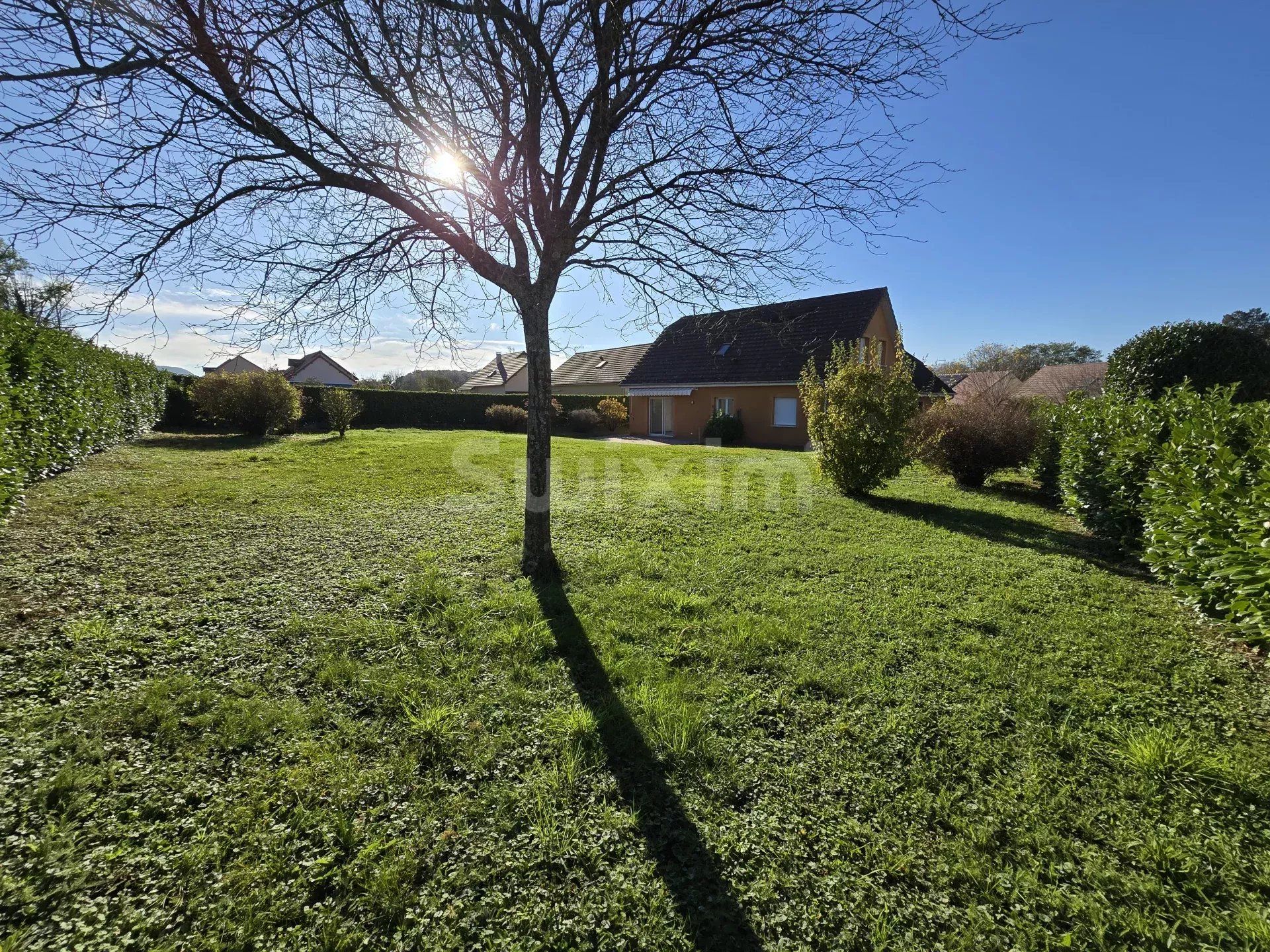 rumah dalam Lons-le-Saunier, Bourgogne-Franche-Comte 12823500