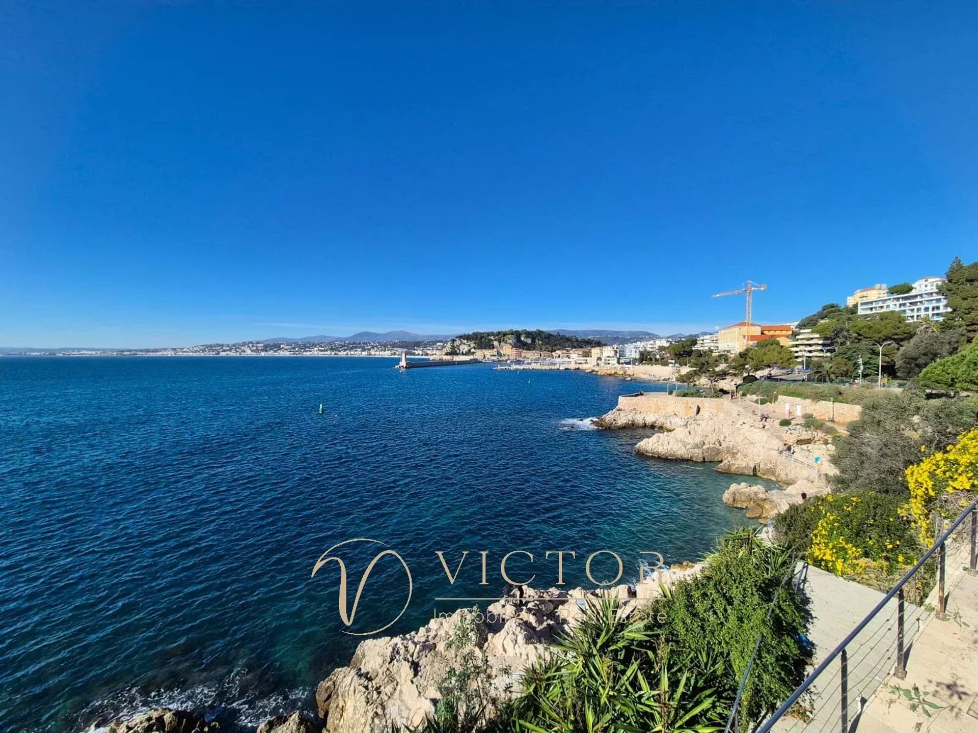 Condominium in Nice, Provence-Alpes-Cote d'Azur 12823553