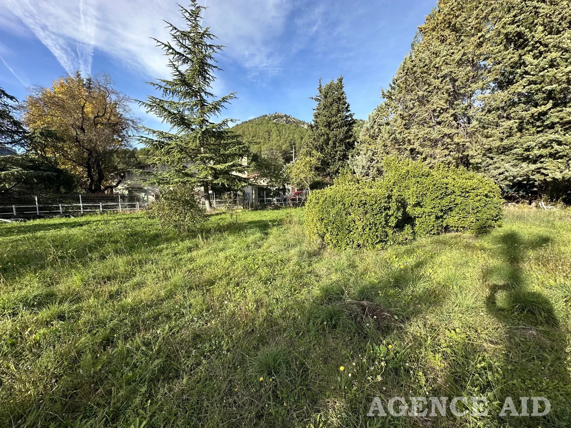 Haus im Cuges-les-Pins, Provence-Alpes-Côte d'Azur 12823561