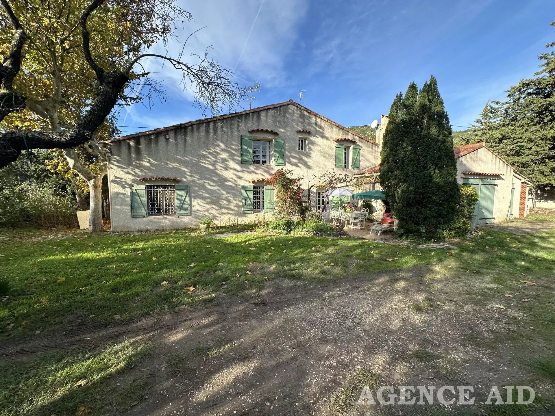 Haus im Cuges-les-Pins, Provence-Alpes-Côte d'Azur 12823561