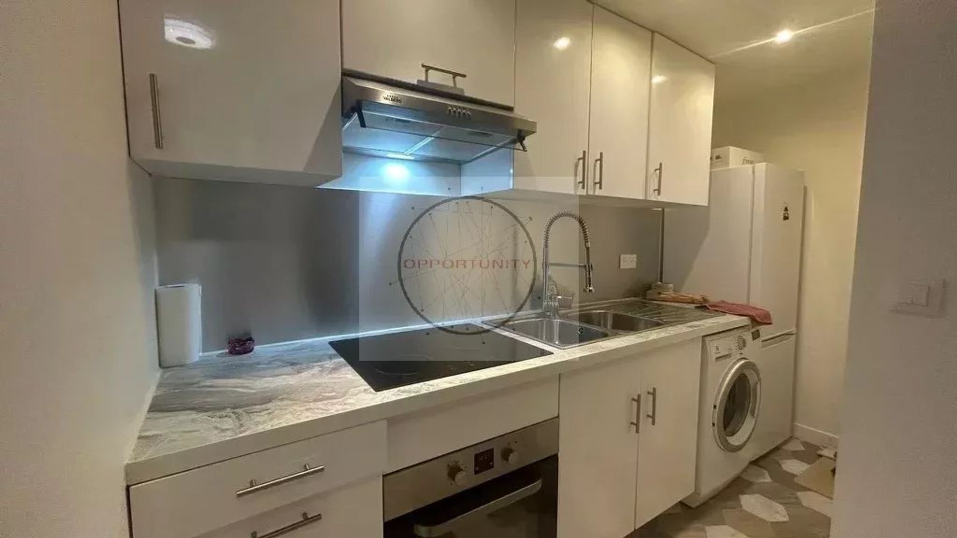 Condominium in Paris, Ile-de-France 12823570