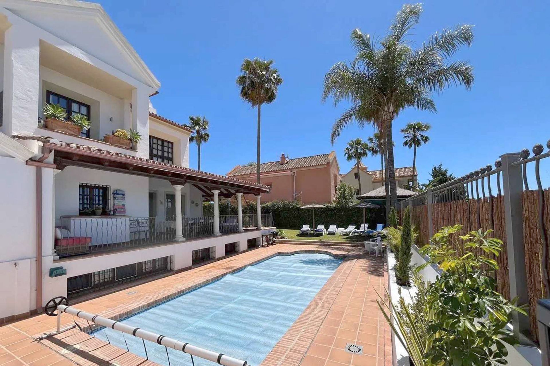 Múltiples Casas en San Pedro de Alcántara, Andalucía 12823694