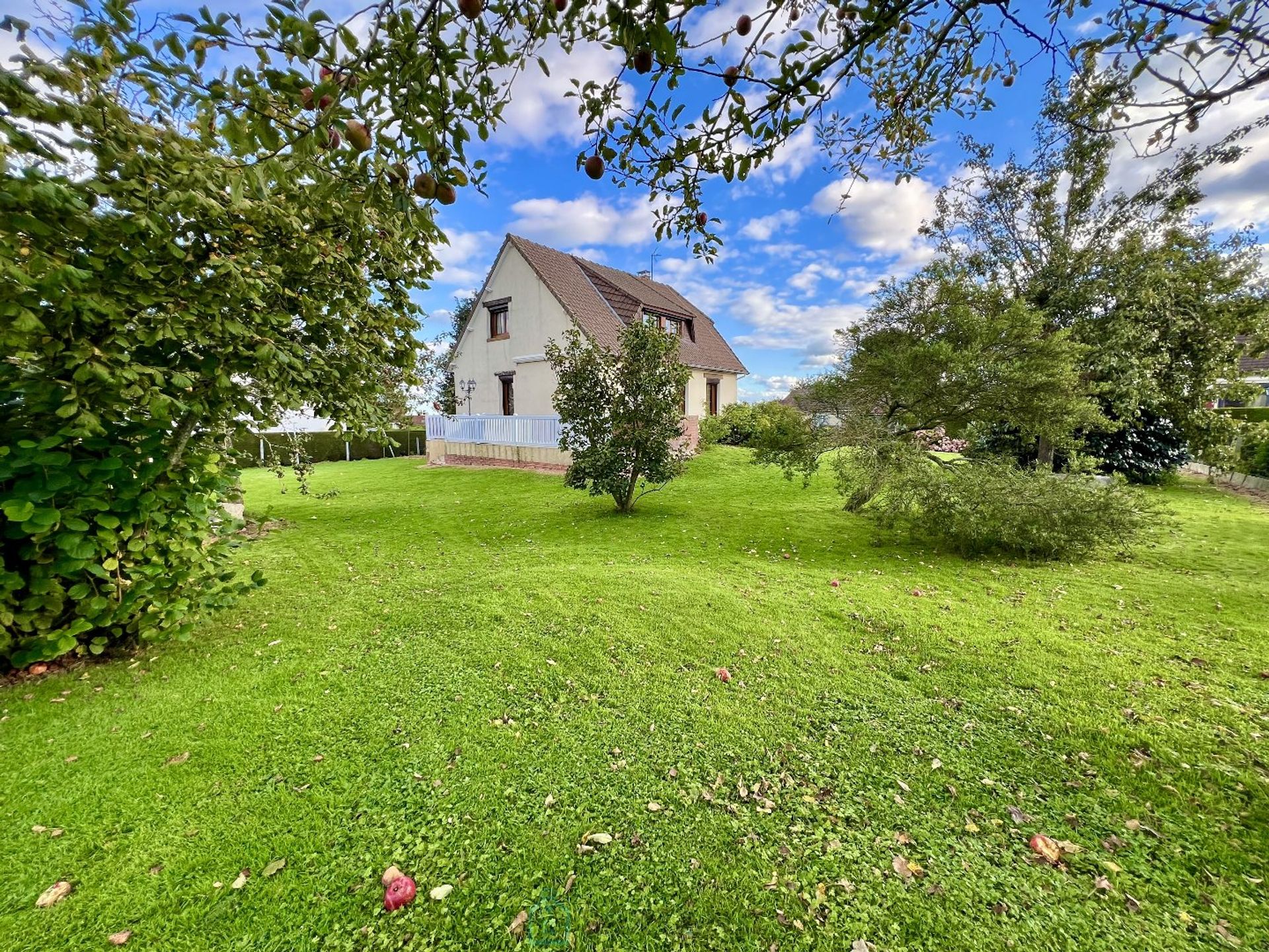 жилой дом в Rouxmesnil-Bouteilles, Normandy 12823932