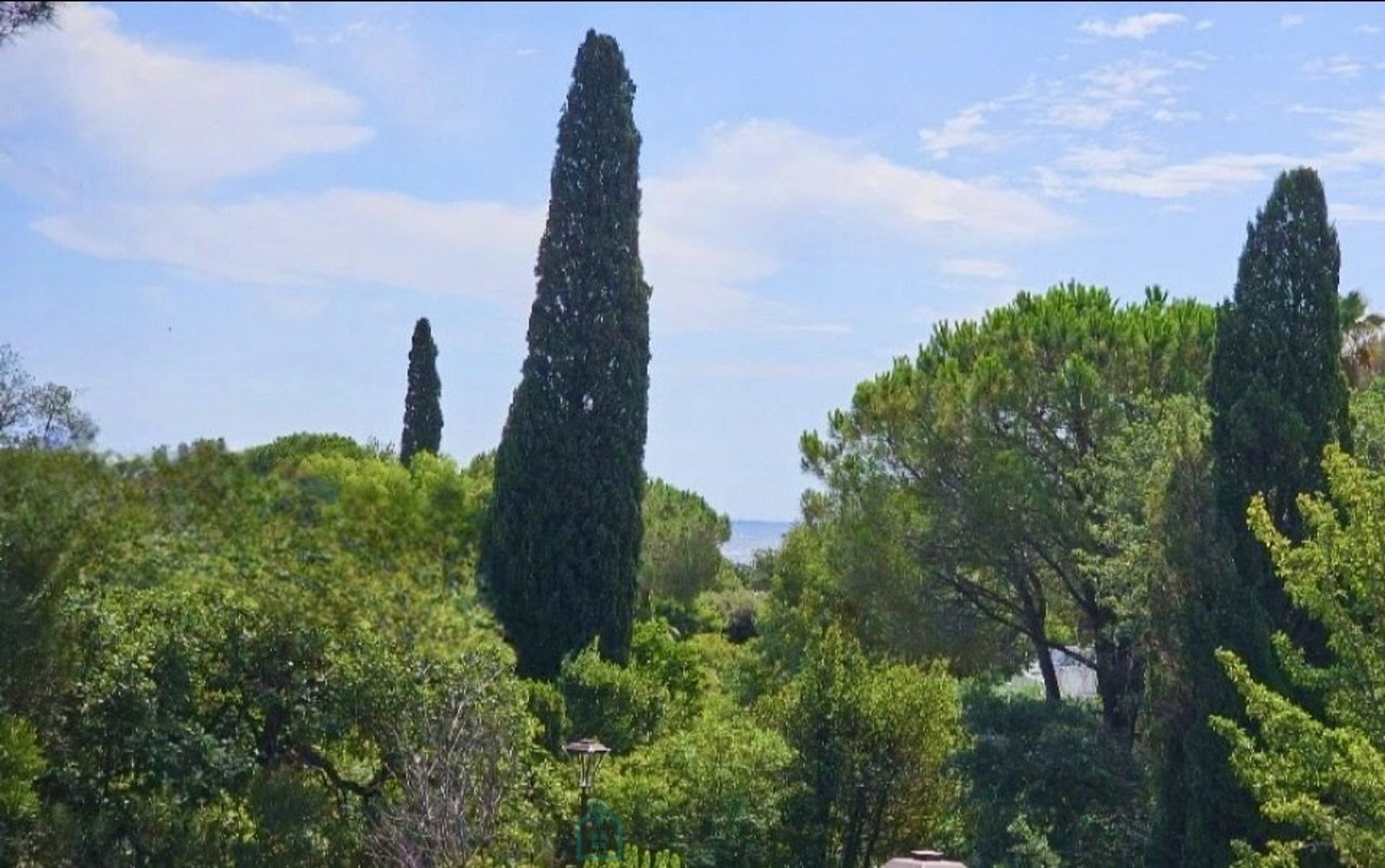 σπίτι σε Grimaud, Provence-Alpes-Côte d'Azur 12823933