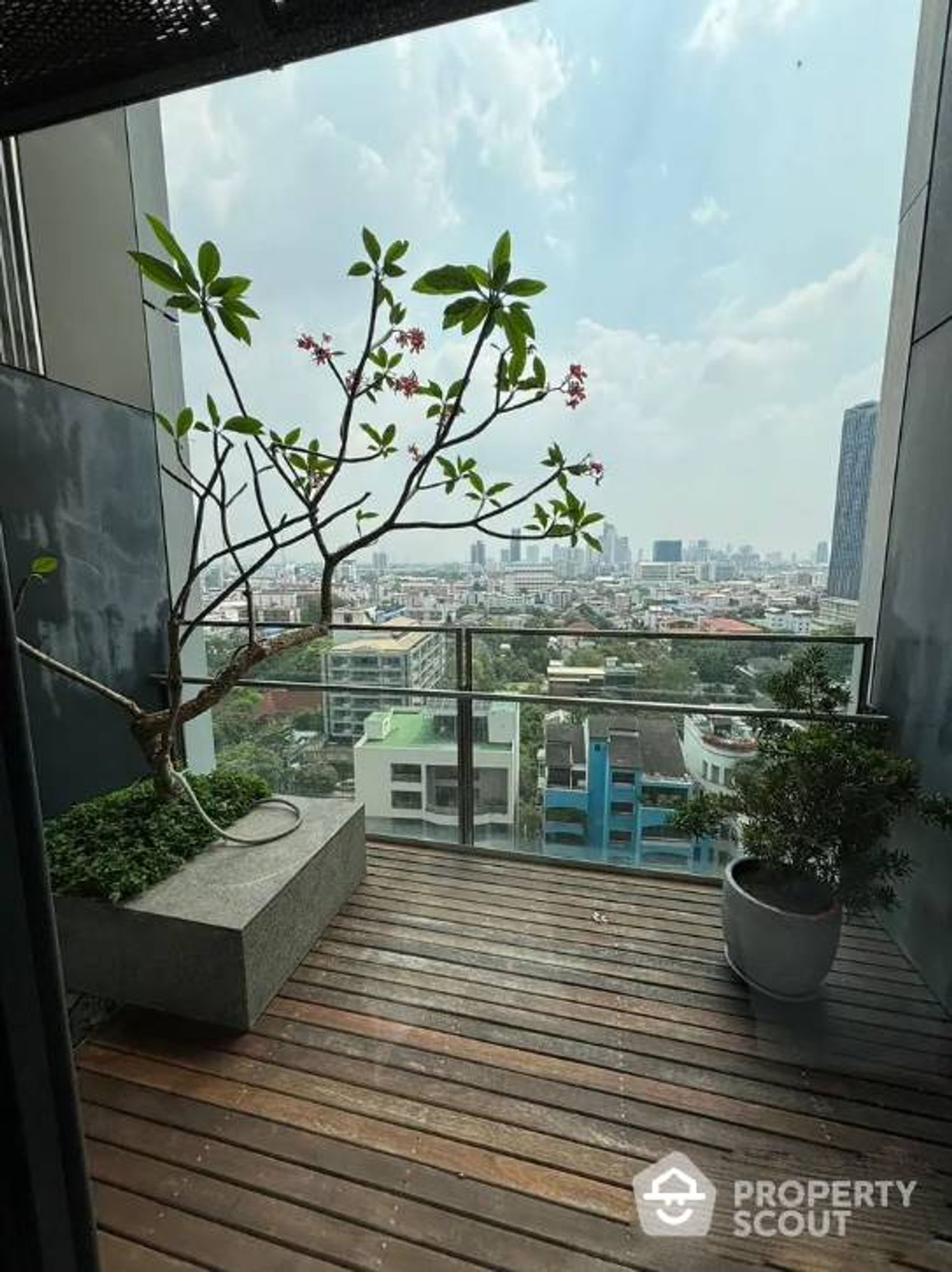 Condominium dans Bang Rak, Krung Thep Maha Nakhon 12824123