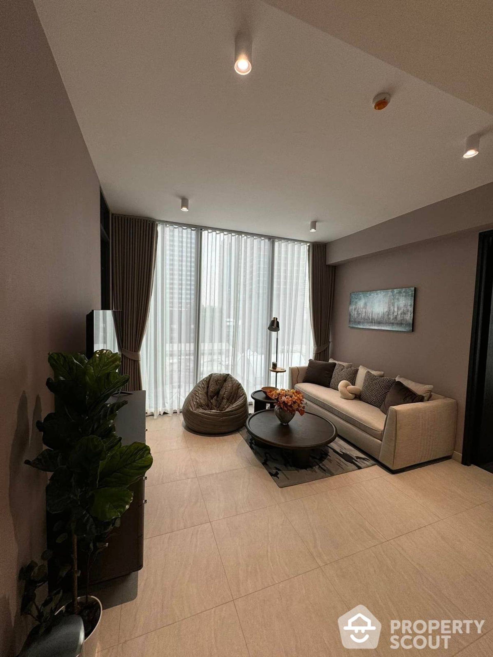 Condominium in Bang Rak, Krung Thep Maha Nakhon 12824157