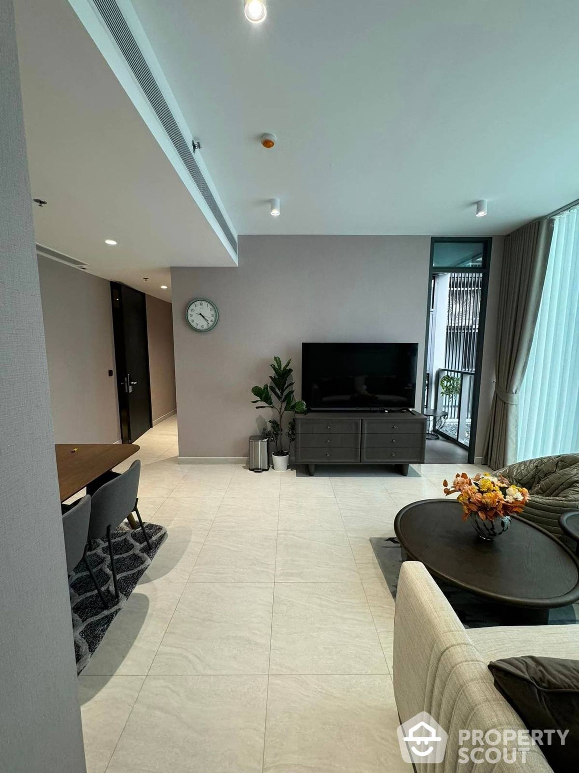 Condominium in Bang Rak, Krung Thep Maha Nakhon 12824157