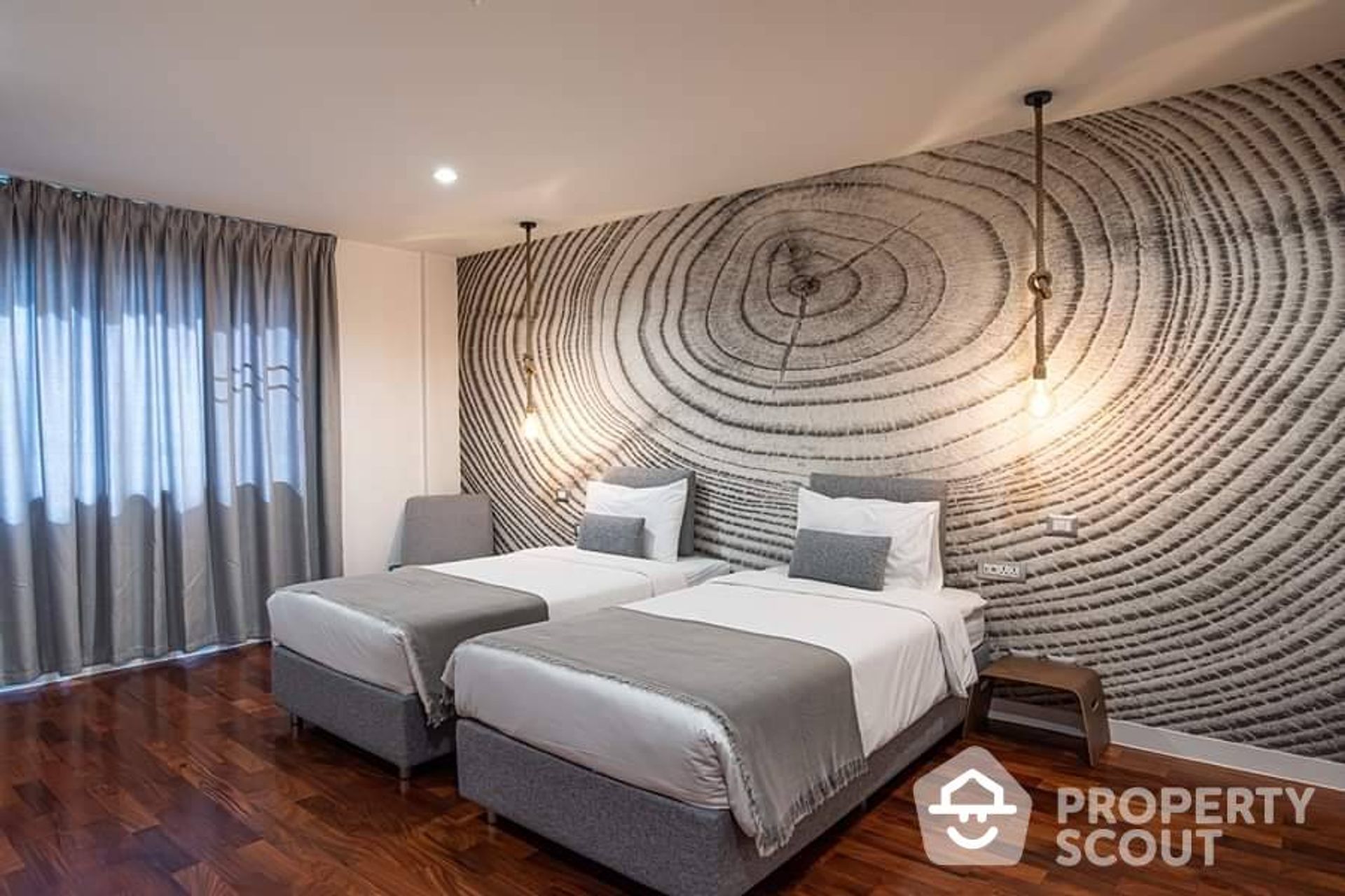 Condominium in Pathum Wan, Krung Thep Maha Nakhon 12824228