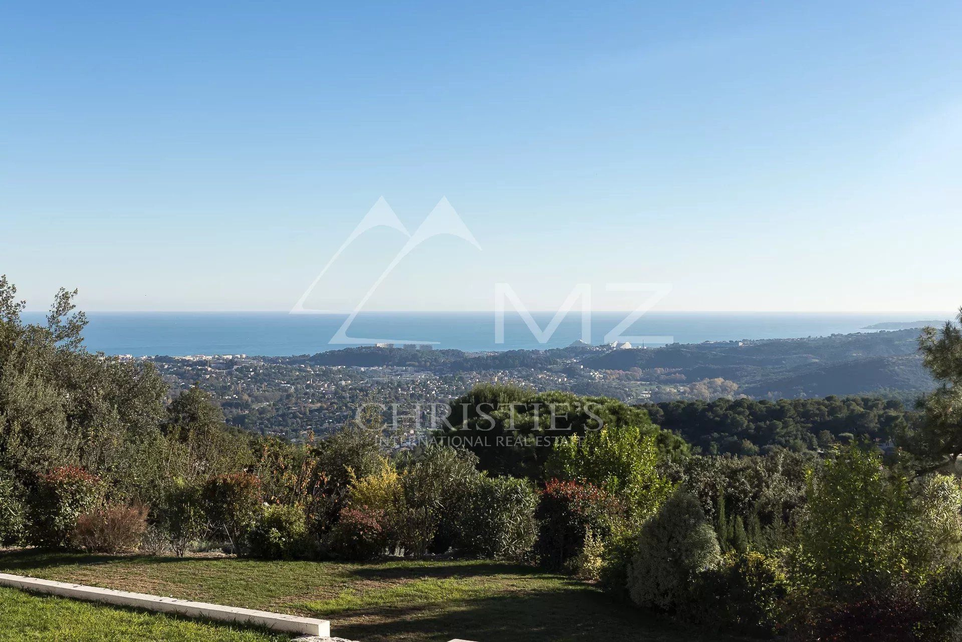 Residenziale nel La Colle-sur-Loup, Alpes-Maritimes 12824467