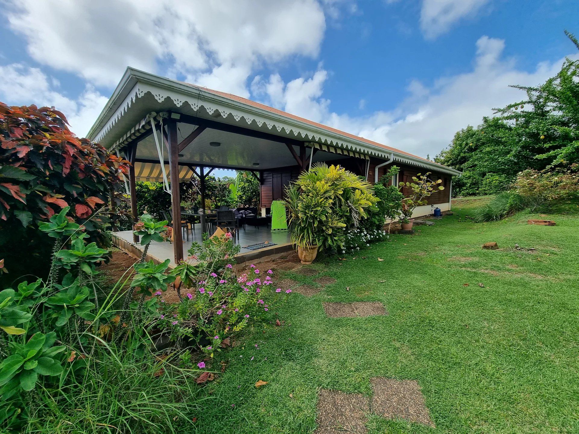 Rumah di Le Robert, Martinique 12824483