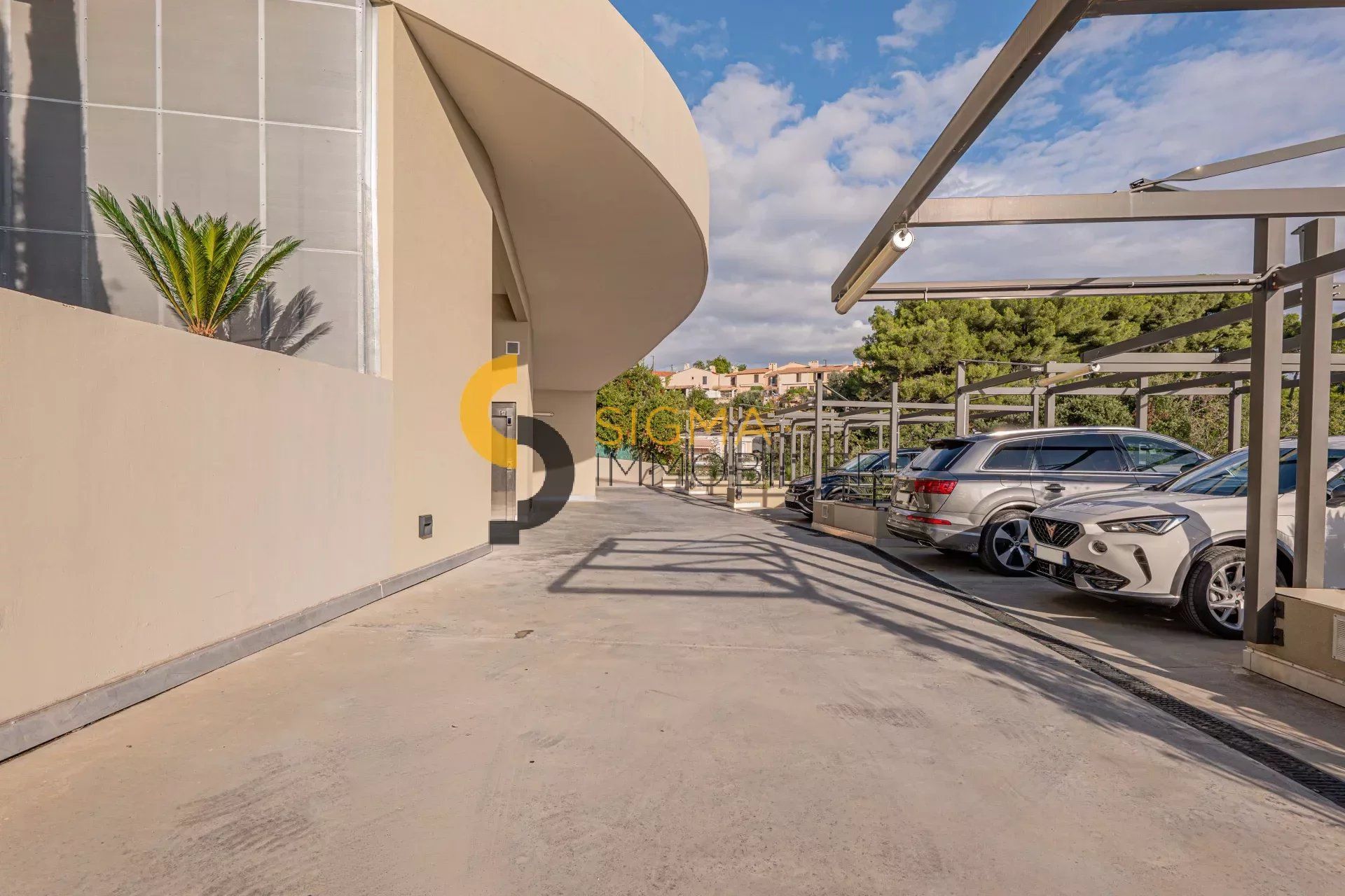 Condominio en Saint-Laurent-du-Var, Alpes-Maritimes 12824519