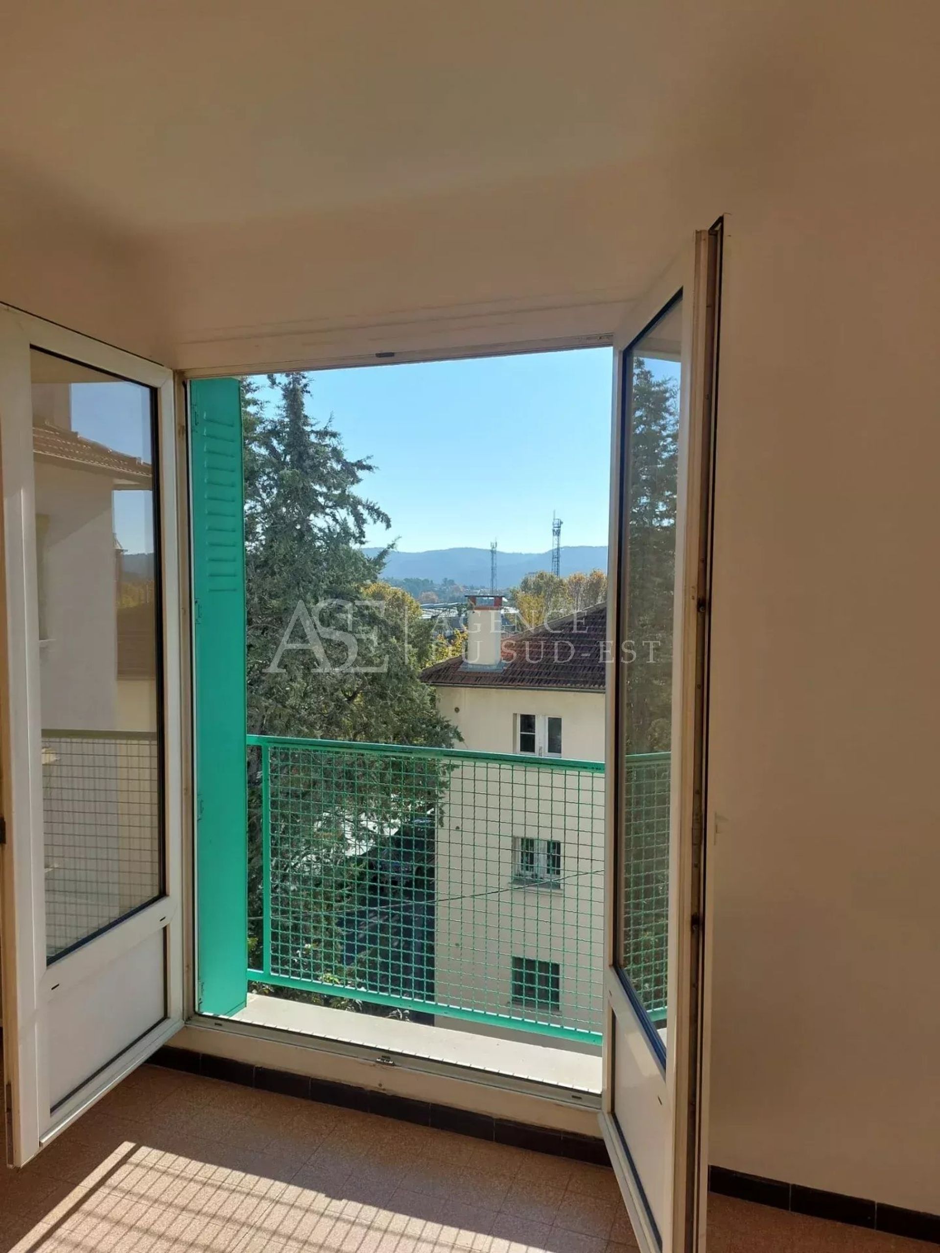 Condominio nel Aix-en-Provence, Bouches-du-Rhône 12824542