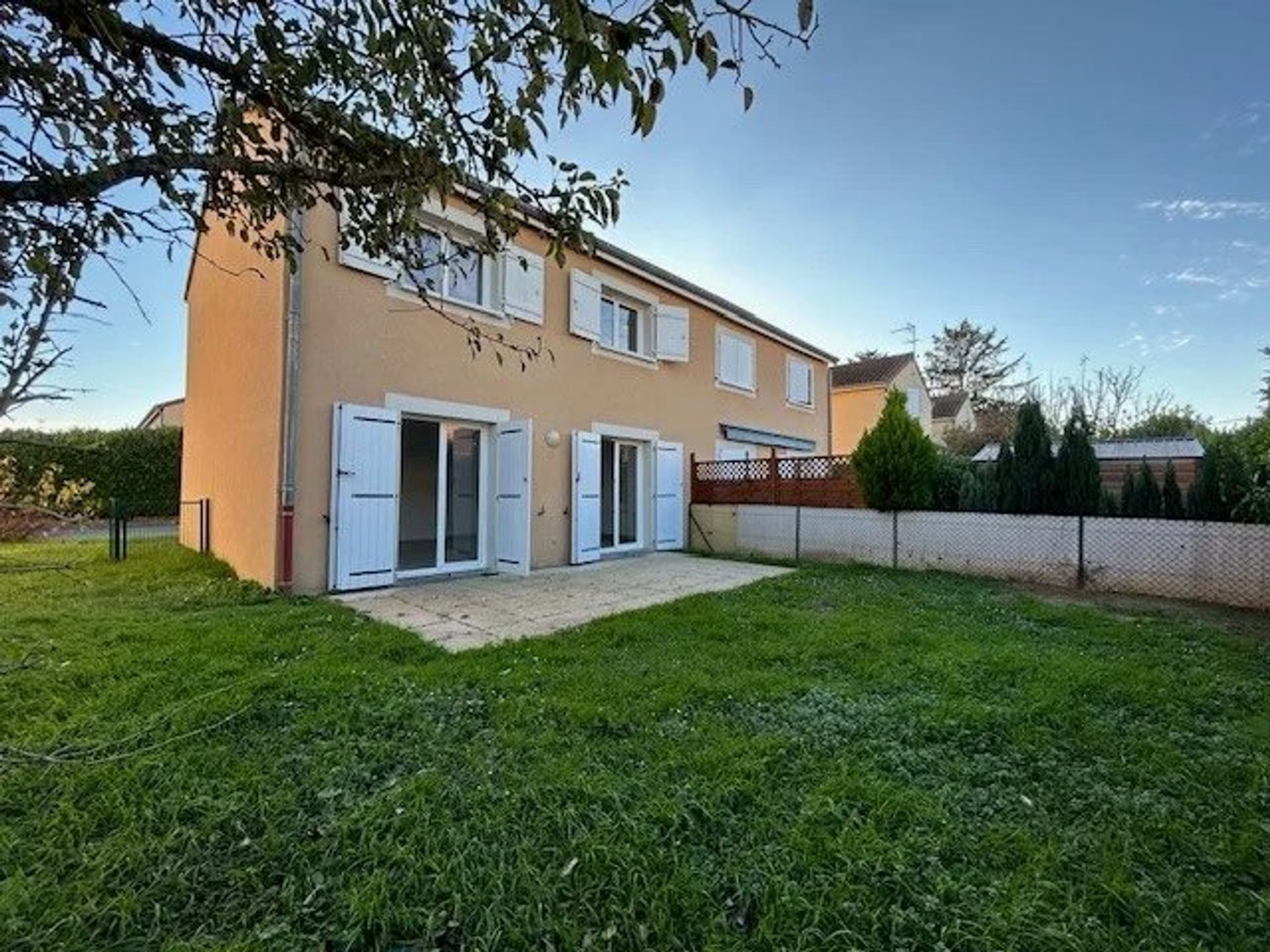 Residenziale nel Montceaux, Ain 12824559