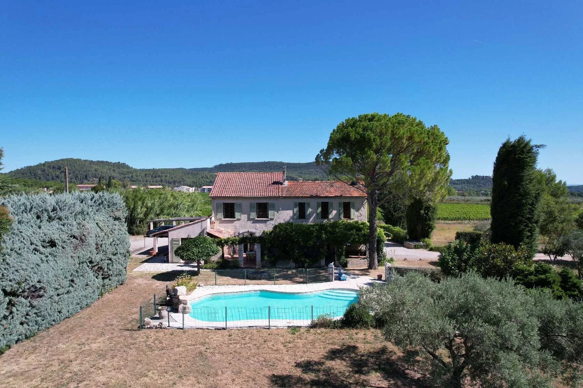 Hus i Le Luc, Provence-Alpes-Cote d'Azur 12825264