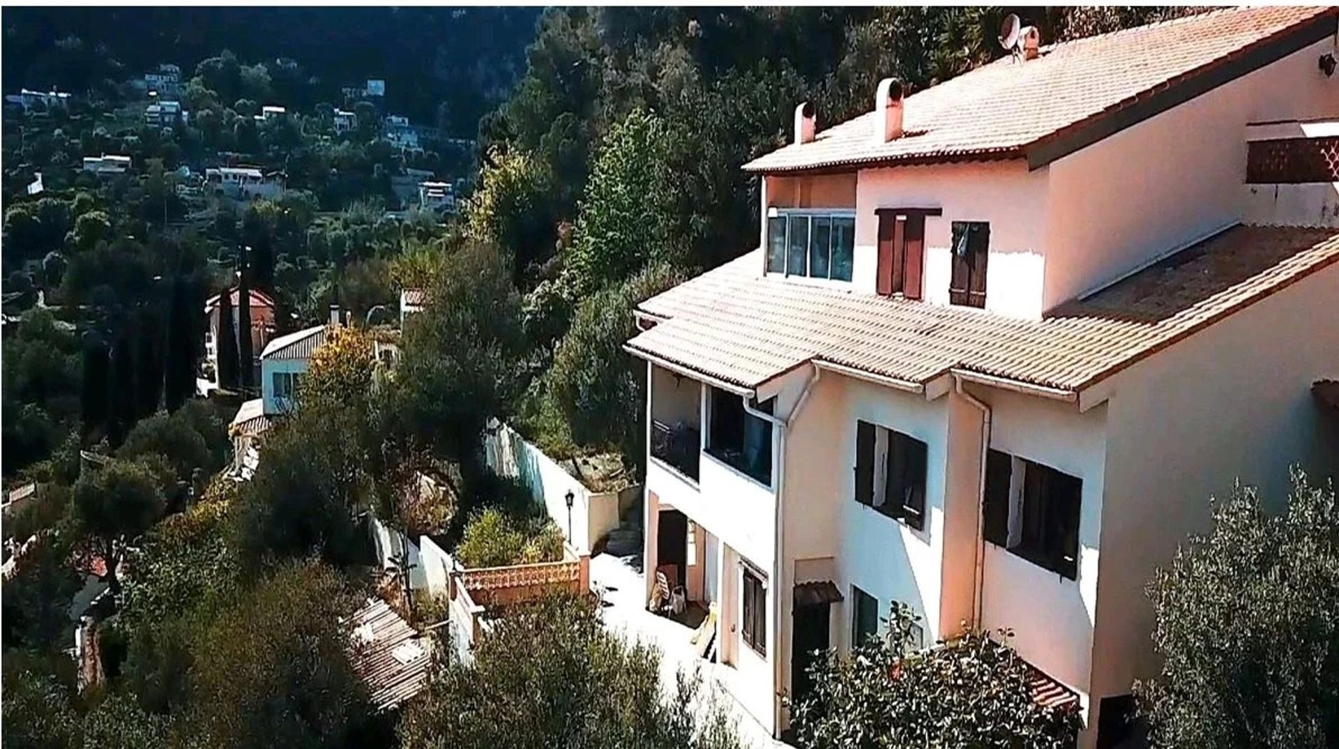 Rumah di La Turbie, Alpes-Maritimes 12825288