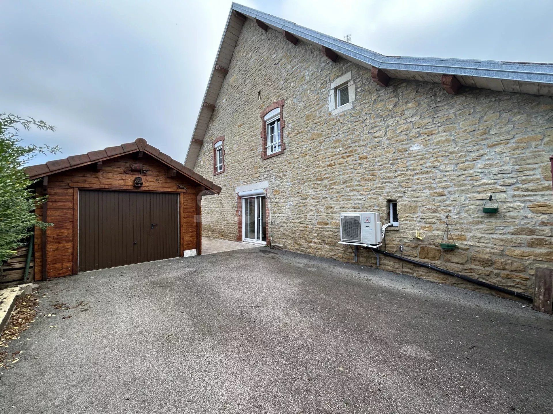 casa no Domblans, Bourgogne-Franche-Comte 12825304