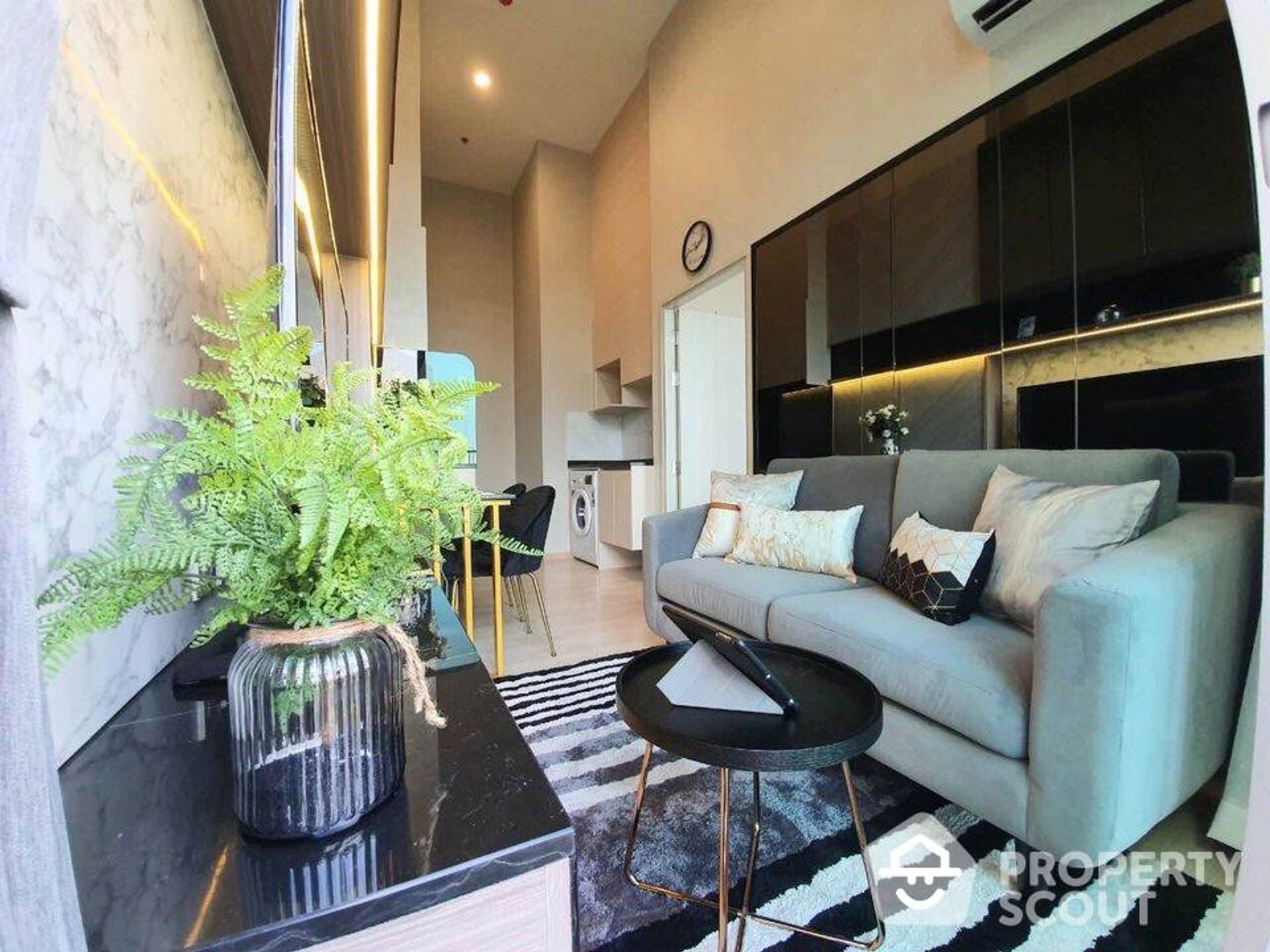 Condominium in Ban Na Song, Krung Thep Maha Nakhon 12825896