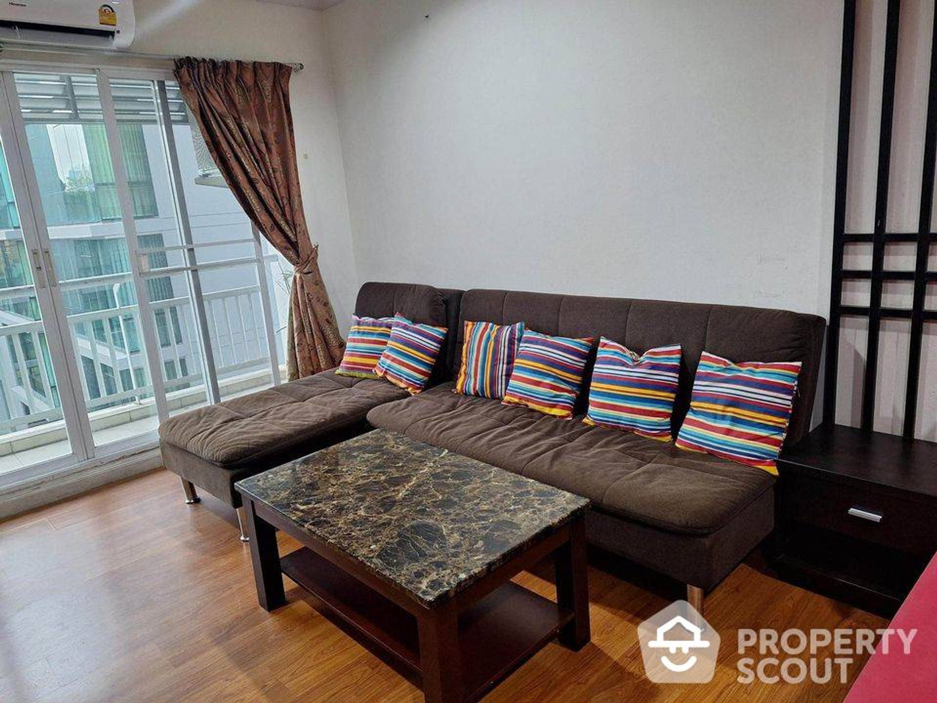 Condominium in Ban Na Song, Krung Thep Maha Nakhon 12825901