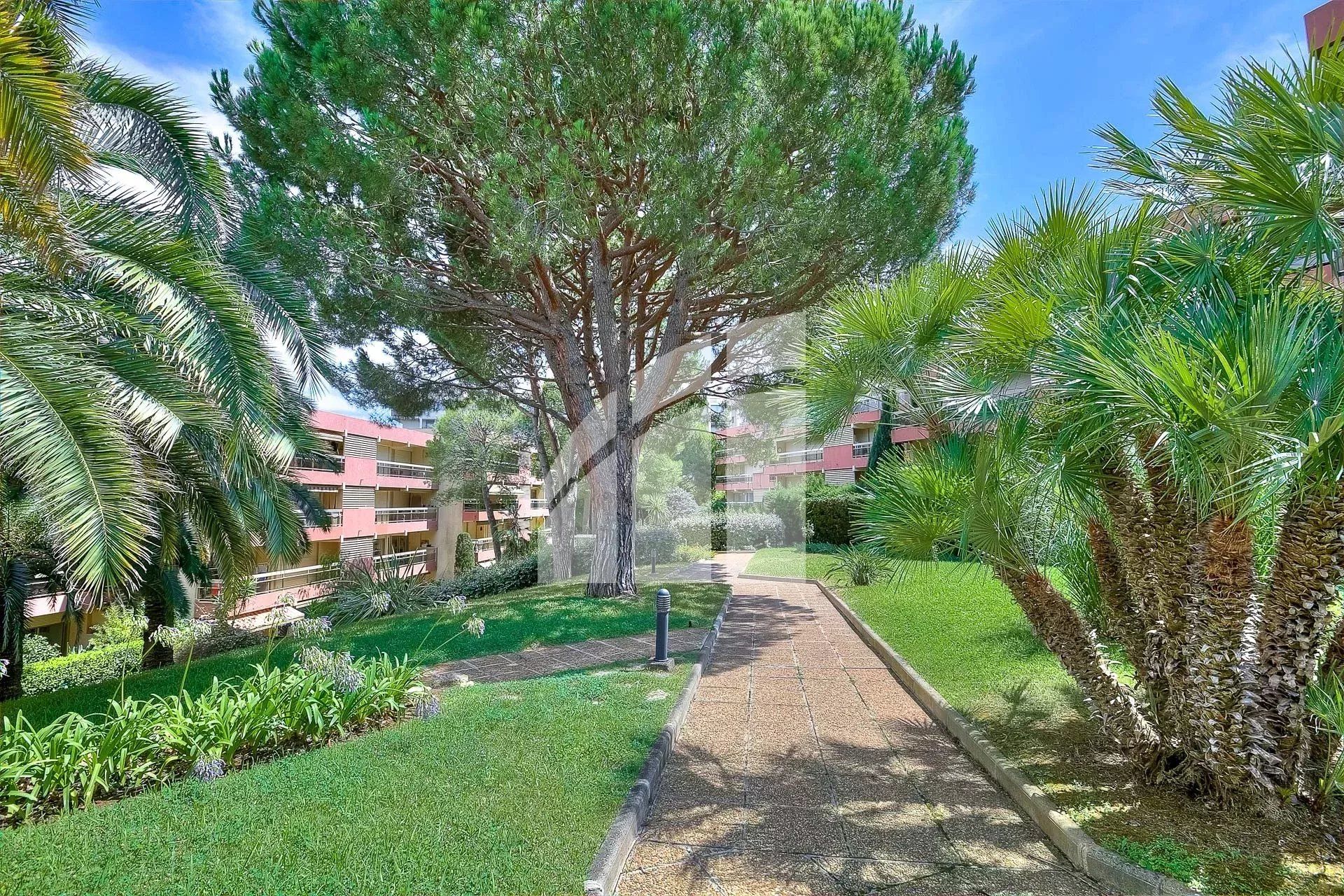 Condominio en Nice, Alpes-Maritimes 12826550