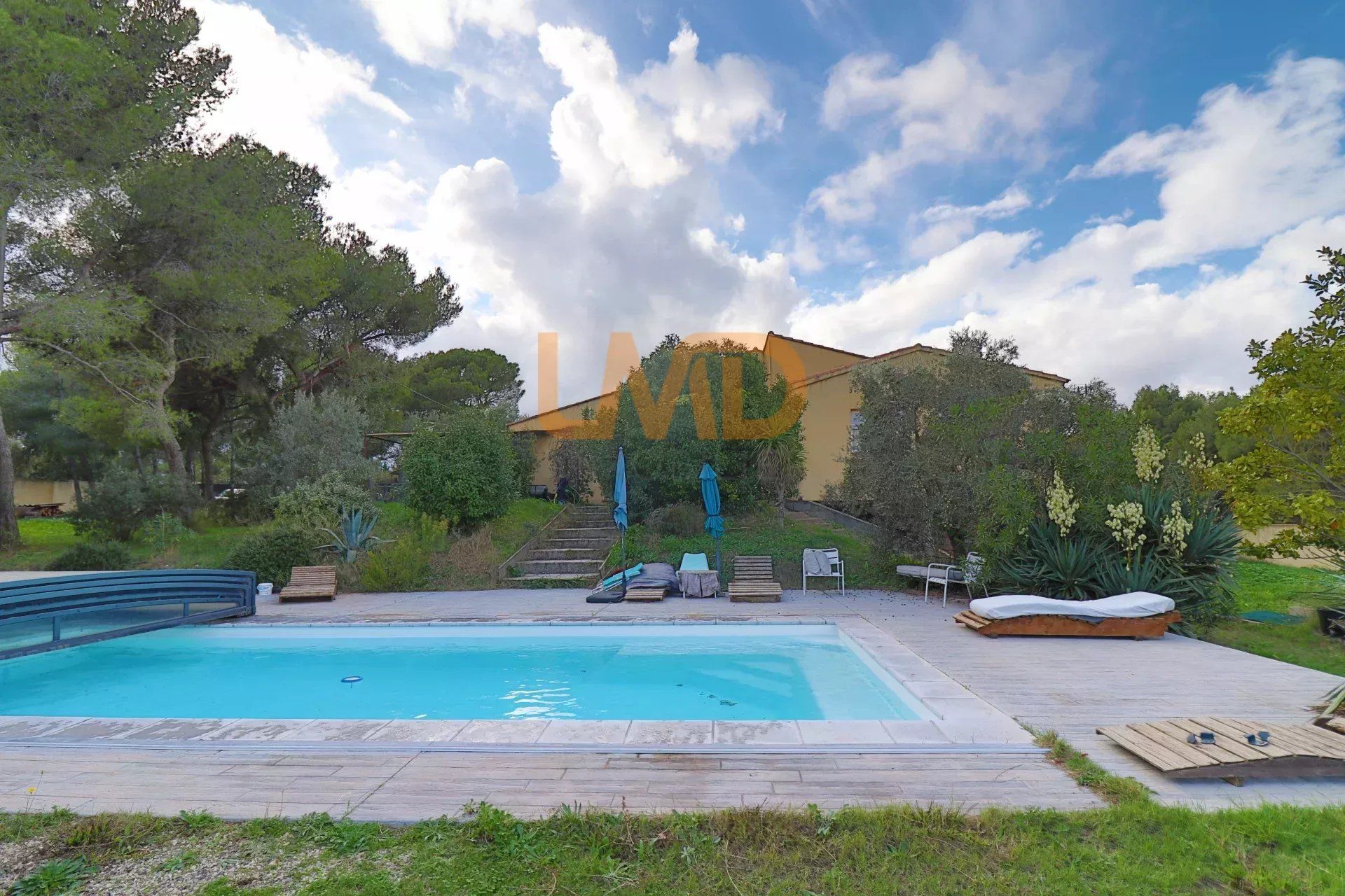 House in Septèmes-les-Vallons, Bouches-du-Rhône 12826655