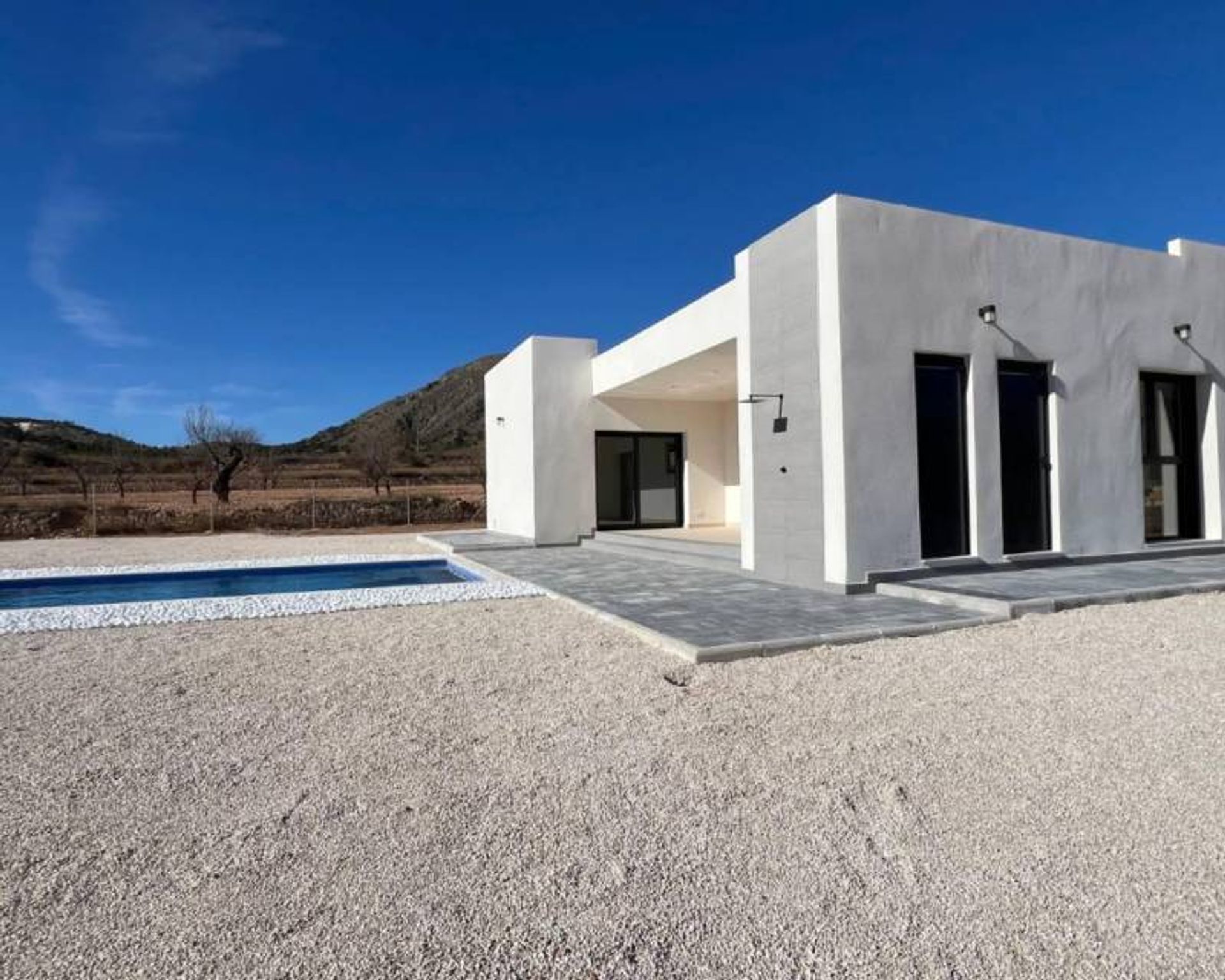 House in El Fondó de les Neus, Comunidad Valenciana 12827268