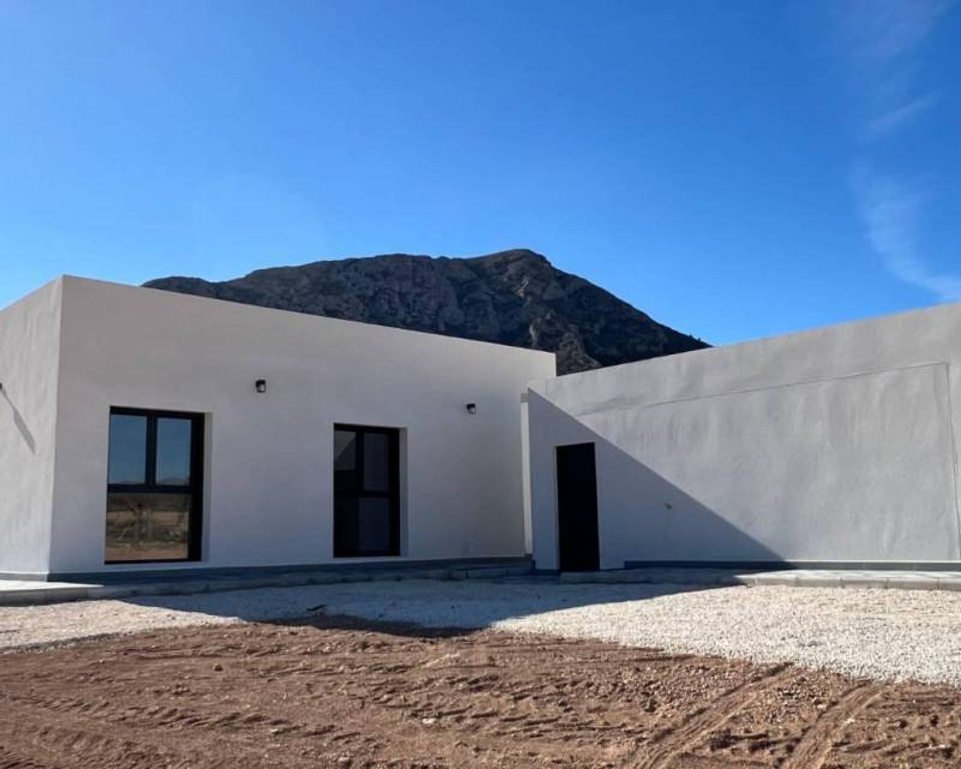 House in El Fondó de les Neus, Comunidad Valenciana 12827268