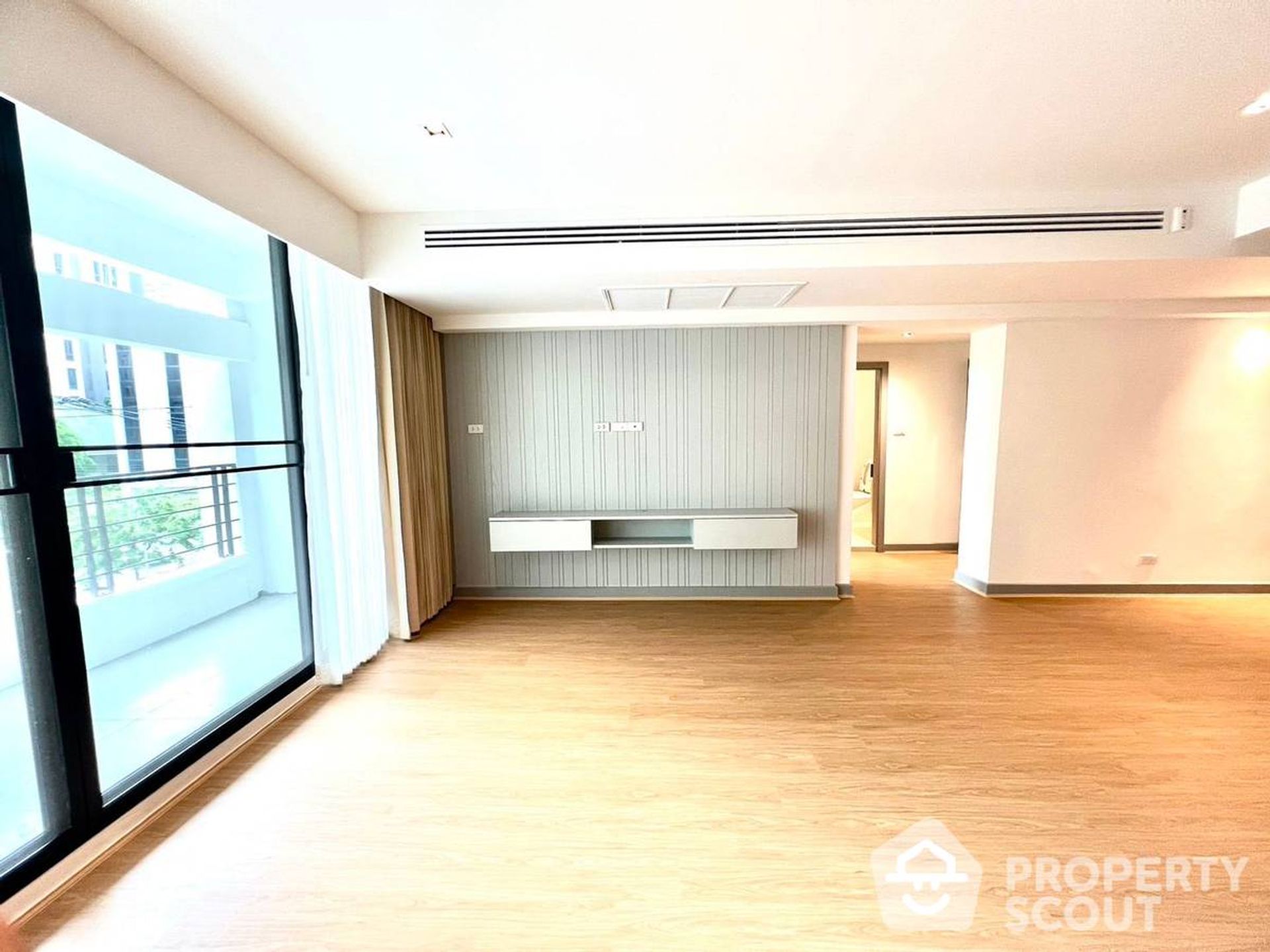 Condominium in Ban Na Lied, Krung Thep Maha Nakhon 12827796