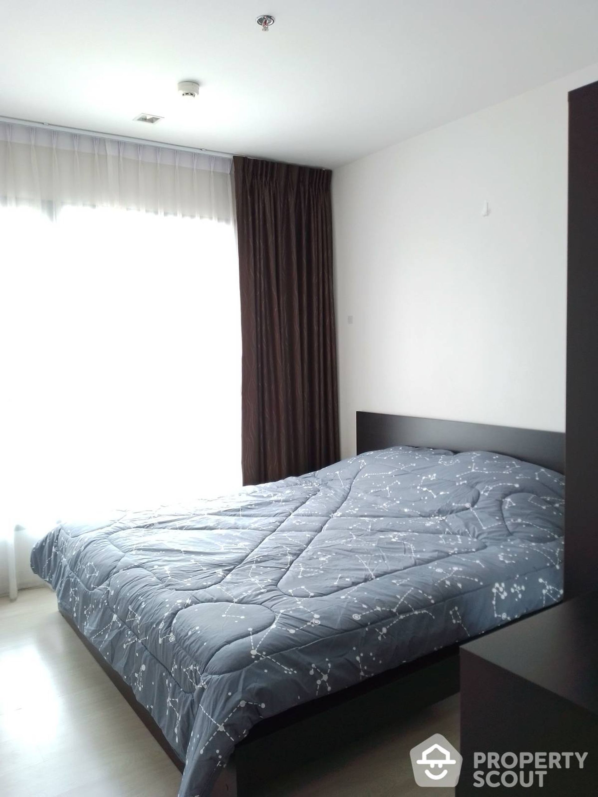 Condominium in Phra Khanong, Krung Thep Maha Nakhon 12827818