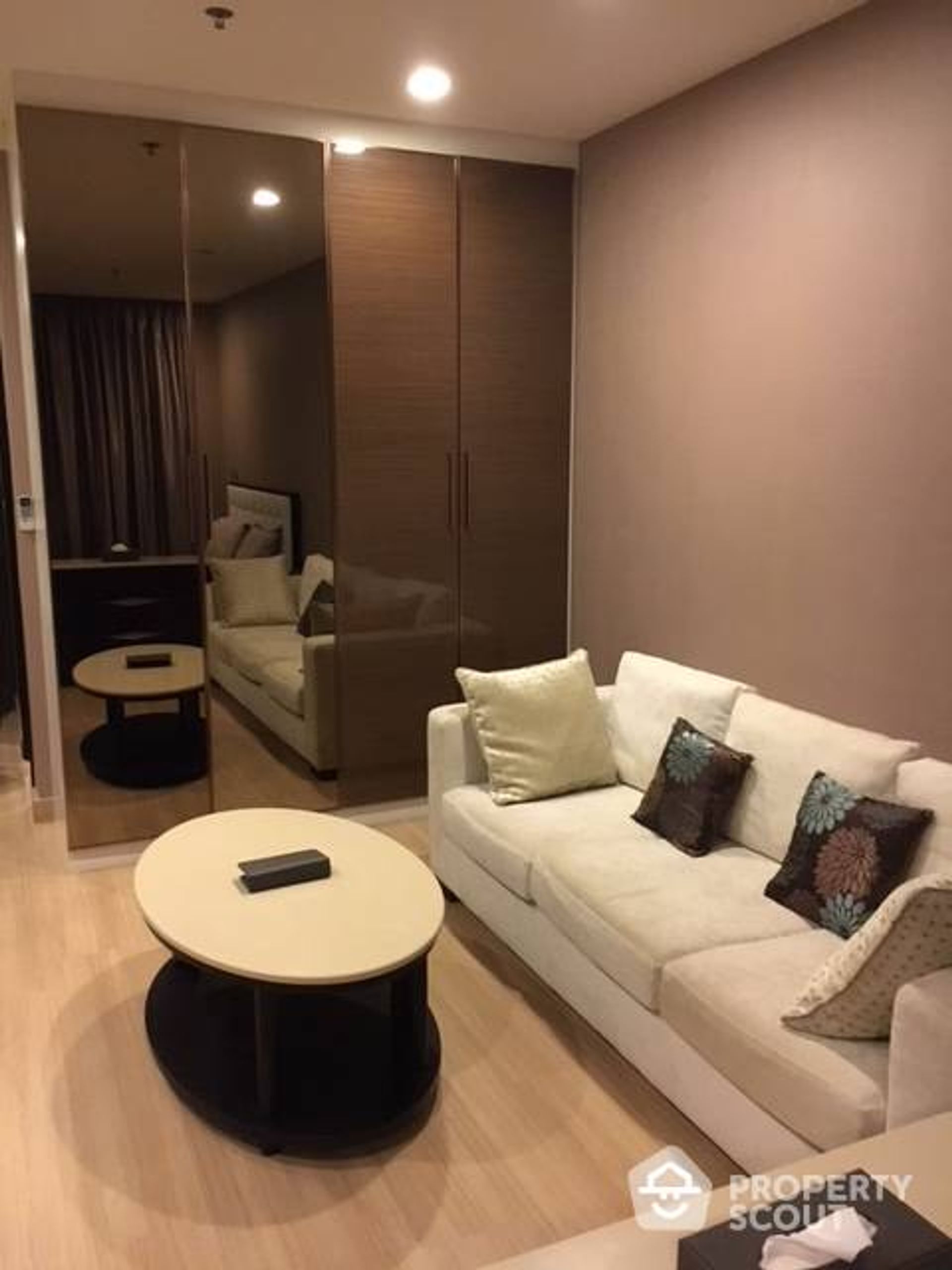 Condominium in Phra Khanong, Krung Thep Maha Nakhon 12827843