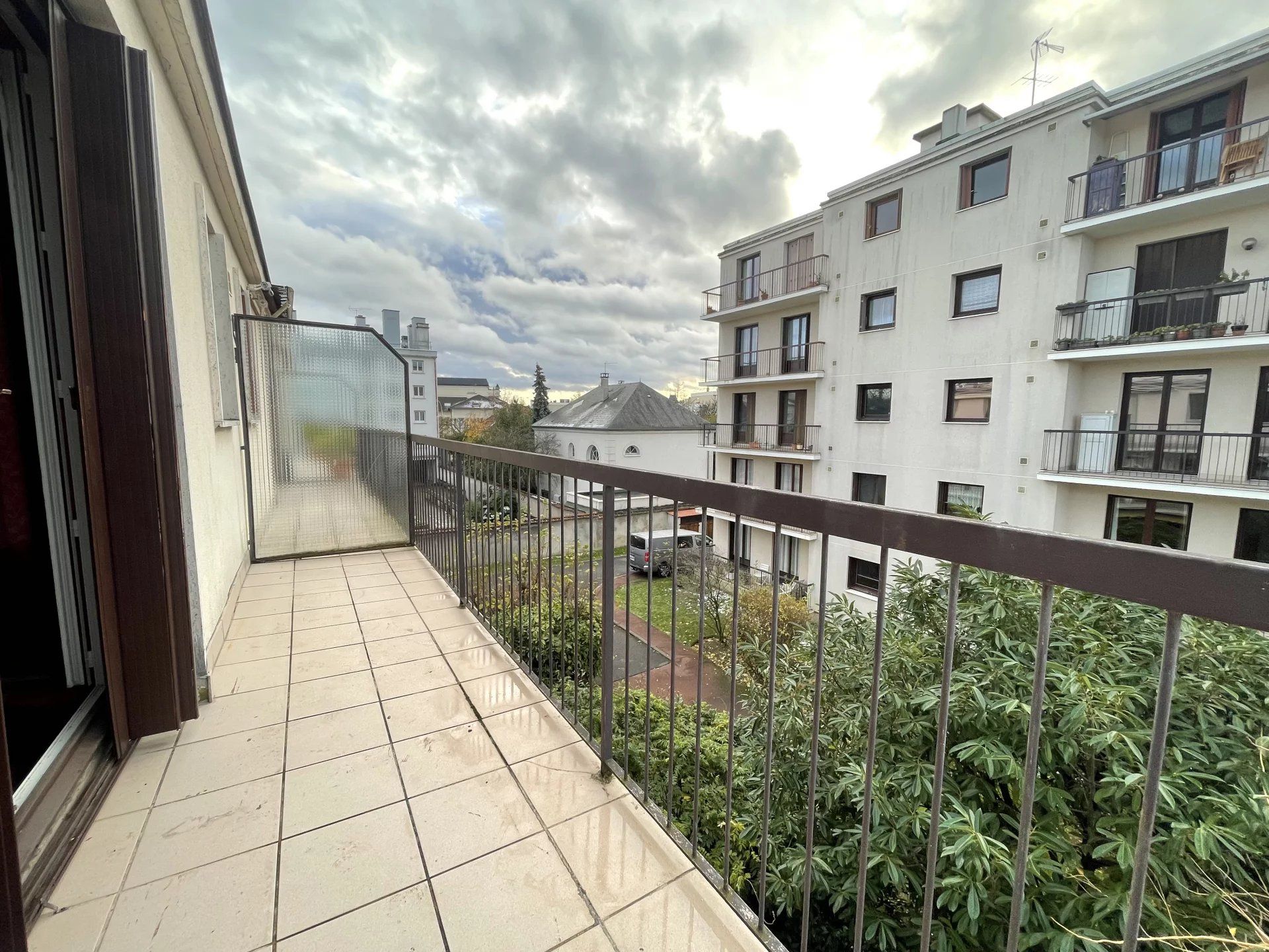 Condominium in Le Perreux-sur-Marne, Ile-de-France 12828625